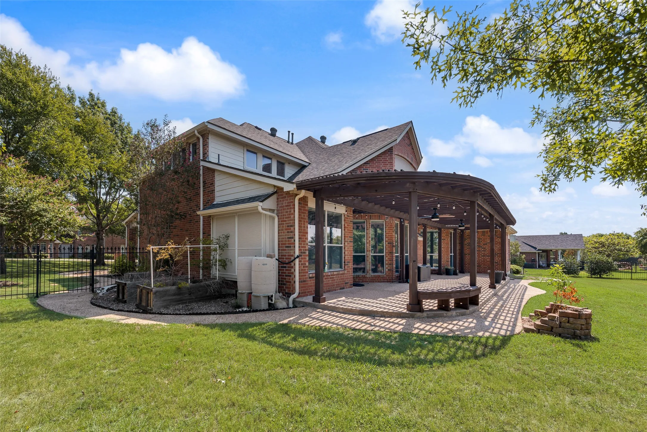 Single Family Residence For Rent in Rockwall County , 101 Dunford Drive, Heath, Texas 75032, 4 Bedroom, 4 Bathroom, 3 Garage spaces, 3,967 Sqft, built in 2002, mls#21404125, Real Estate Agent in Heath, Homes For Rent in Rockwall county, Homes For Rent in Heath, Realtor in Heath Texas, Real Estate Brokerage Independent Realty Texas, Luminita Cordes Realtor