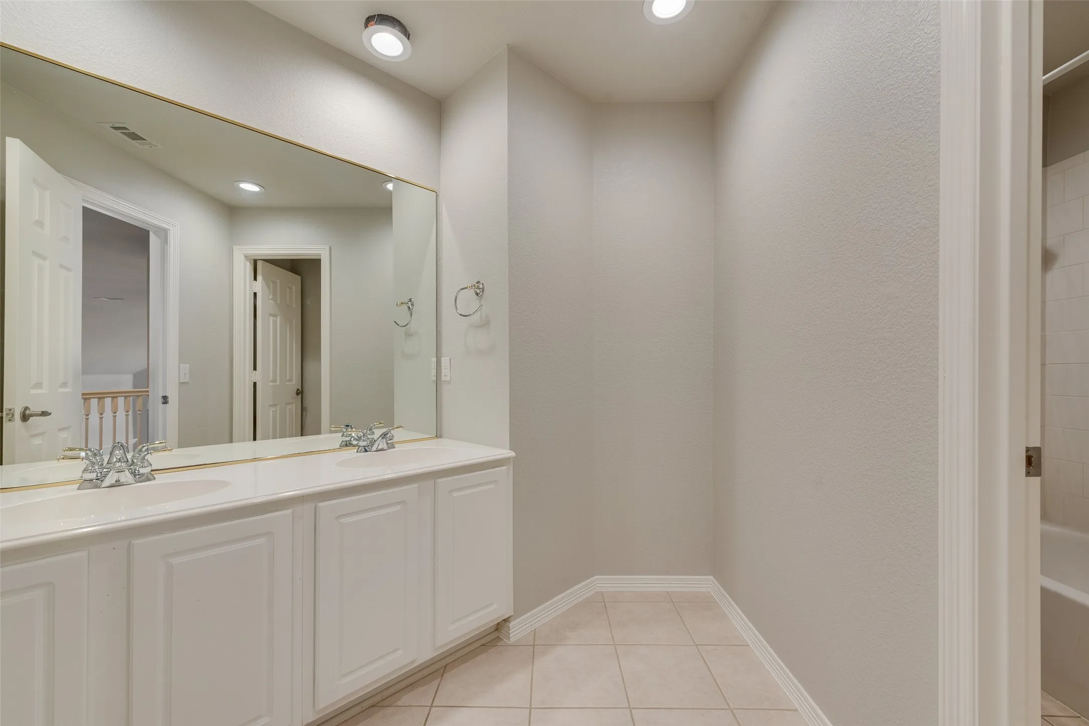 Single Family Residence For Rent in Rockwall County , 101 Dunford Drive, Heath, Texas 75032, 4 Bedroom, 4 Bathroom, 3 Garage spaces, 3,967 Sqft, built in 2002, mls#21404125, Real Estate Agent in Heath, Homes For Rent in Rockwall county, Homes For Rent in Heath, Realtor in Heath Texas, Real Estate Brokerage Independent Realty Texas, Luminita Cordes Realtor