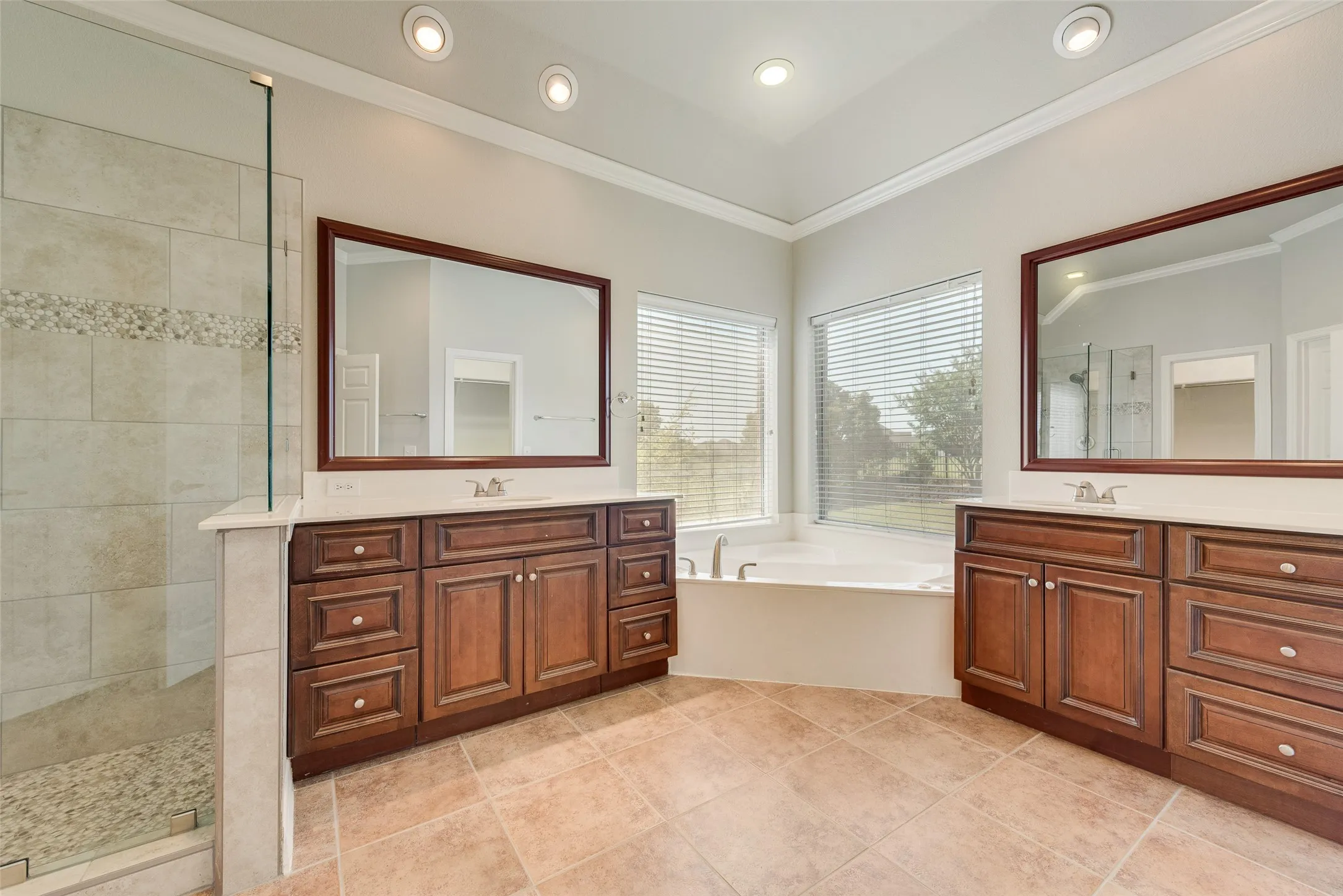 Single Family Residence For Rent in Rockwall County , 101 Dunford Drive, Heath, Texas 75032, 4 Bedroom, 4 Bathroom, 3 Garage spaces, 3,967 Sqft, built in 2002, mls#21404125, Real Estate Agent in Heath, Homes For Rent in Rockwall county, Homes For Rent in Heath, Realtor in Heath Texas, Real Estate Brokerage Independent Realty Texas, Luminita Cordes Realtor