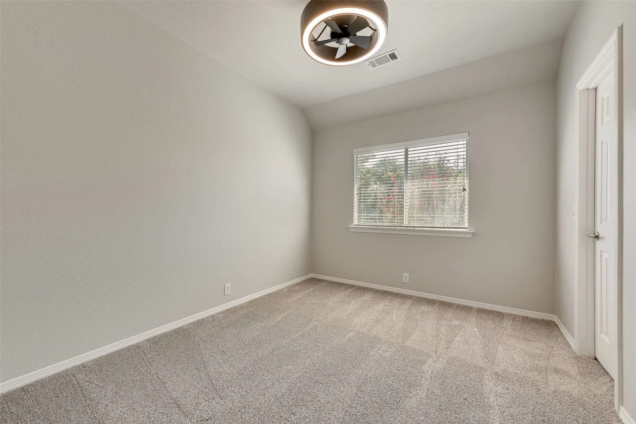 Single Family Residence For Rent in Rockwall County , 101 Dunford Drive, Heath, Texas 75032, 4 Bedroom, 4 Bathroom, 3 Garage spaces, 3,967 Sqft, built in 2002, mls#21404125, Real Estate Agent in Heath, Homes For Rent in Rockwall county, Homes For Rent in Heath, Realtor in Heath Texas, Real Estate Brokerage Independent Realty Texas, Luminita Cordes Realtor