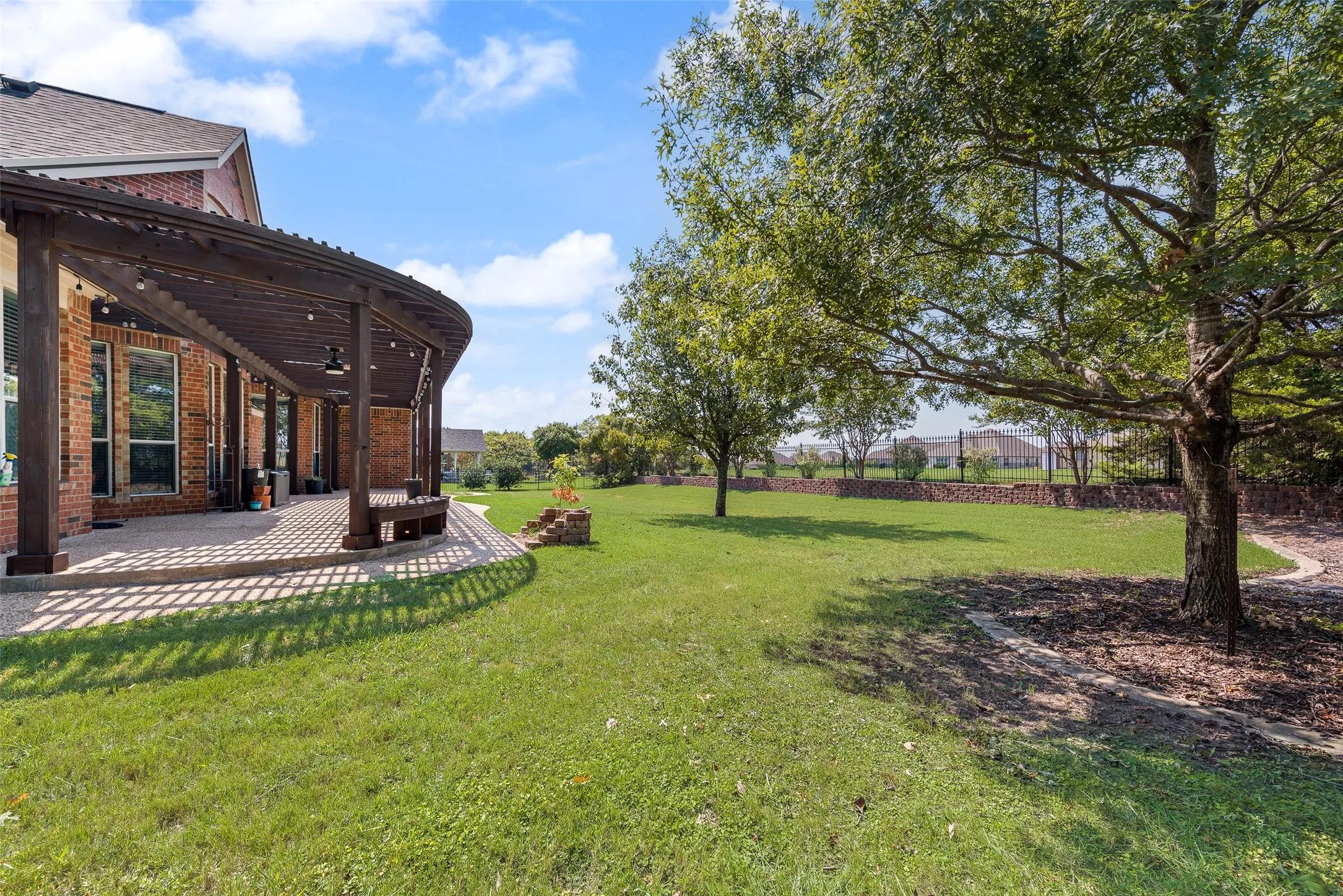 Single Family Residence For Rent in Rockwall County , 101 Dunford Drive, Heath, Texas 75032, 4 Bedroom, 4 Bathroom, 3 Garage spaces, 3,967 Sqft, built in 2002, mls#21404125, Real Estate Agent in Heath, Homes For Rent in Rockwall county, Homes For Rent in Heath, Realtor in Heath Texas, Real Estate Brokerage Independent Realty Texas, Luminita Cordes Realtor