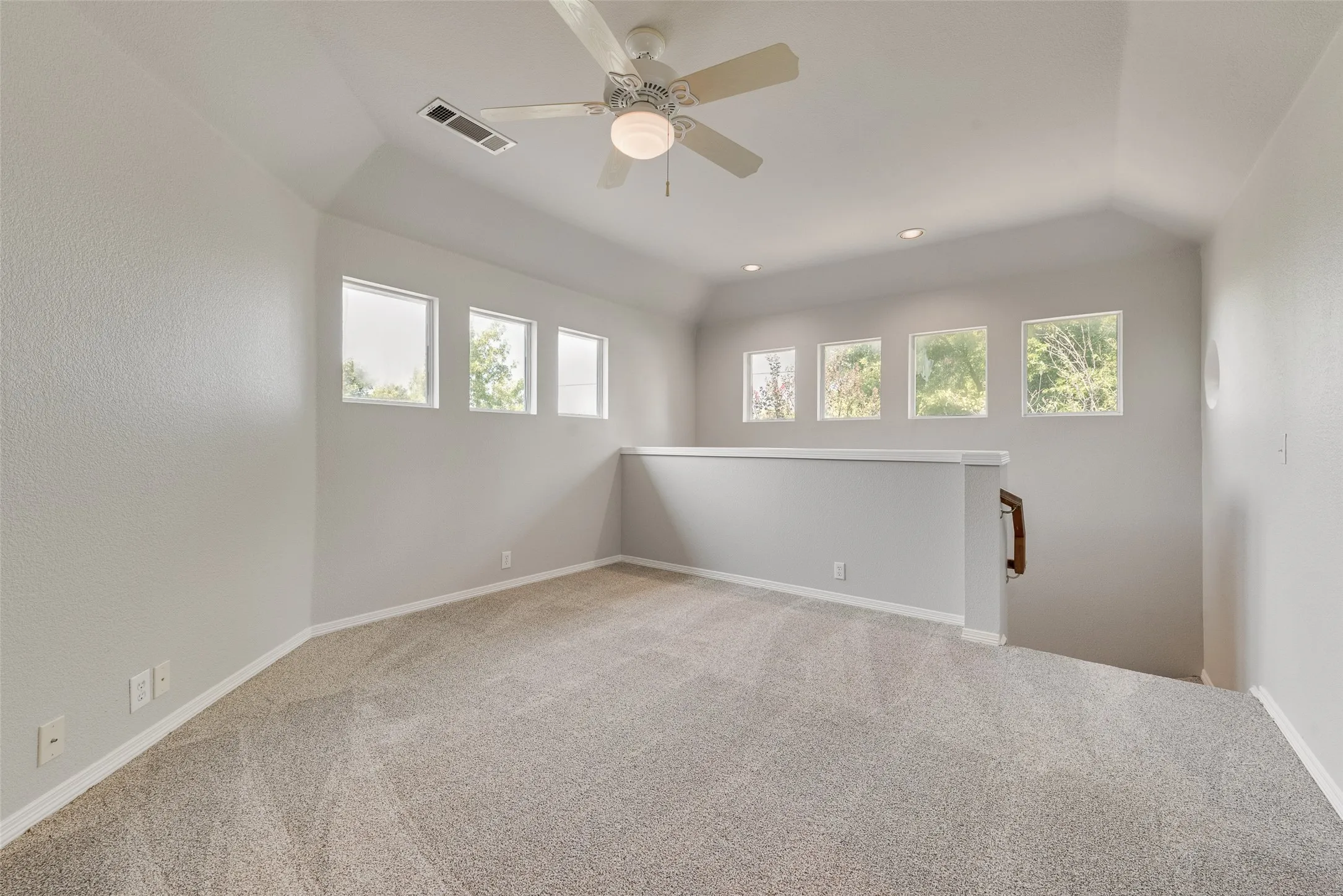 Single Family Residence For Rent in Rockwall County , 101 Dunford Drive, Heath, Texas 75032, 4 Bedroom, 4 Bathroom, 3 Garage spaces, 3,967 Sqft, built in 2002, mls#21404125, Real Estate Agent in Heath, Homes For Rent in Rockwall county, Homes For Rent in Heath, Realtor in Heath Texas, Real Estate Brokerage Independent Realty Texas, Luminita Cordes Realtor