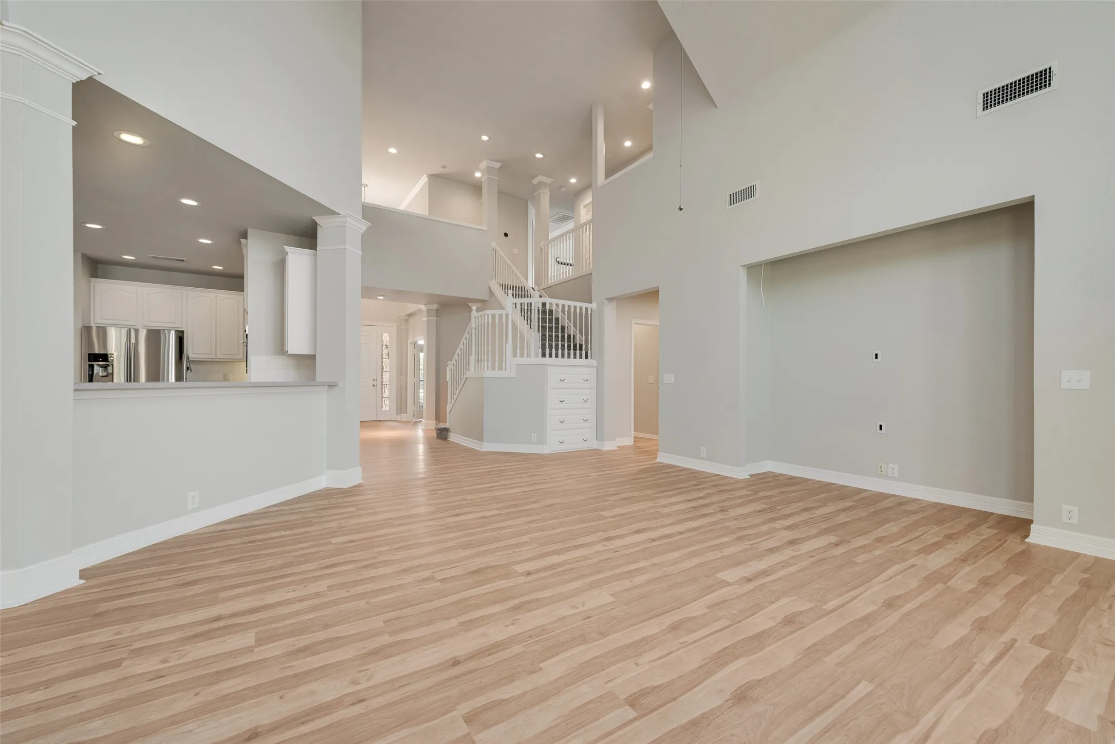 Single Family Residence For Rent in Rockwall County , 101 Dunford Drive, Heath, Texas 75032, 4 Bedroom, 4 Bathroom, 3 Garage spaces, 3,967 Sqft, built in 2002, mls#21404125, Real Estate Agent in Heath, Homes For Rent in Rockwall county, Homes For Rent in Heath, Realtor in Heath Texas, Real Estate Brokerage Independent Realty Texas, Luminita Cordes Realtor