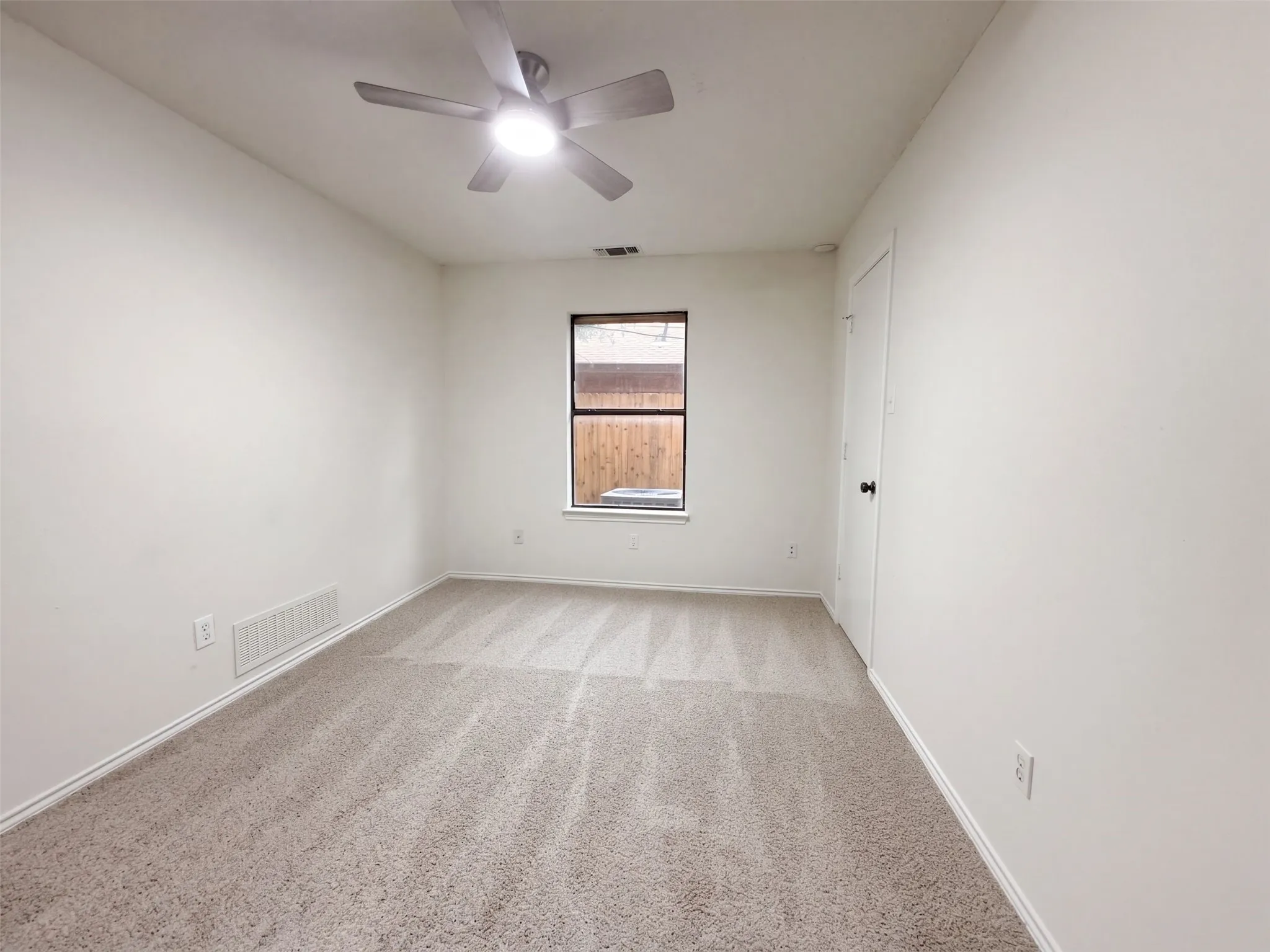 Single Family Residence For Sale in Tarrant County , 4717 Burning Springs Drive, Arlington, Texas 76017, 3 Bedroom, 2 Bathroom, 2 Garage spaces, 2,226 Sqft, built in 1983, mls#21404123, Real Estate Agent in Arlington, Homes For Sale in Tarrant county, Homes For Sale in Arlington, Realtor in Arlington Texas, Real Estate Brokerage Independent Realty Texas, Luminita Cordes Realtor