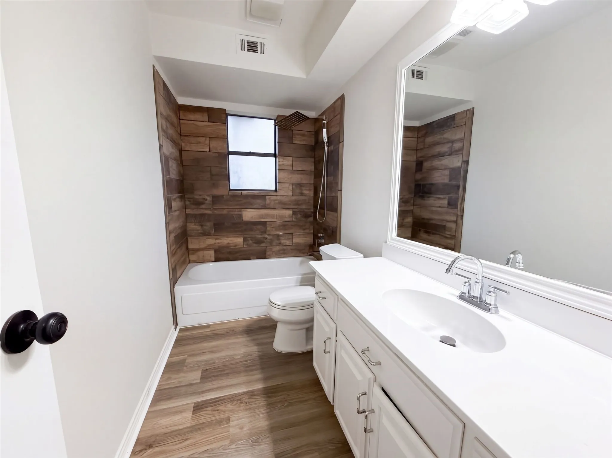 Single Family Residence For Sale in Tarrant County , 4717 Burning Springs Drive, Arlington, Texas 76017, 3 Bedroom, 2 Bathroom, 2 Garage spaces, 2,226 Sqft, built in 1983, mls#21404123, Real Estate Agent in Arlington, Homes For Sale in Tarrant county, Homes For Sale in Arlington, Realtor in Arlington Texas, Real Estate Brokerage Independent Realty Texas, Luminita Cordes Realtor