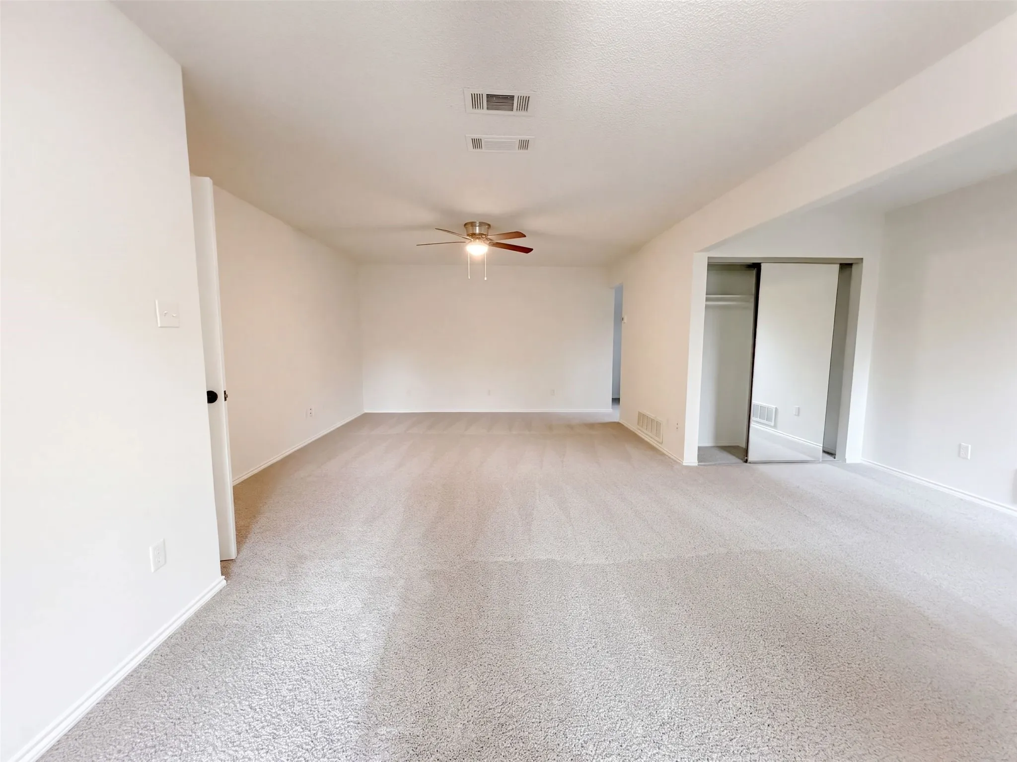 Single Family Residence For Sale in Tarrant County , 4717 Burning Springs Drive, Arlington, Texas 76017, 3 Bedroom, 2 Bathroom, 2 Garage spaces, 2,226 Sqft, built in 1983, mls#21404123, Real Estate Agent in Arlington, Homes For Sale in Tarrant county, Homes For Sale in Arlington, Realtor in Arlington Texas, Real Estate Brokerage Independent Realty Texas, Luminita Cordes Realtor