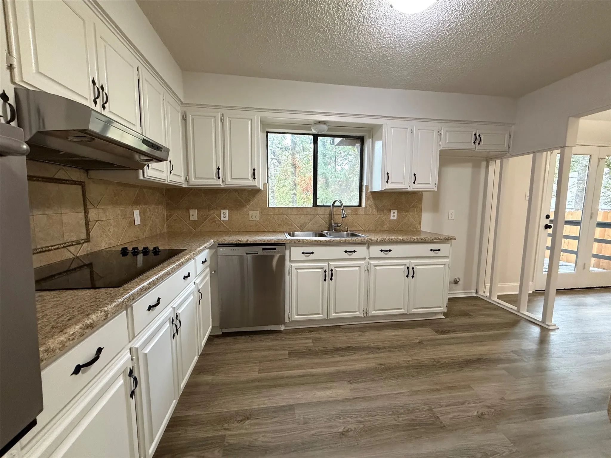 Single Family Residence For Sale in Tarrant County , 4717 Burning Springs Drive, Arlington, Texas 76017, 3 Bedroom, 2 Bathroom, 2 Garage spaces, 2,226 Sqft, built in 1983, mls#21404123, Real Estate Agent in Arlington, Homes For Sale in Tarrant county, Homes For Sale in Arlington, Realtor in Arlington Texas, Real Estate Brokerage Independent Realty Texas, Luminita Cordes Realtor