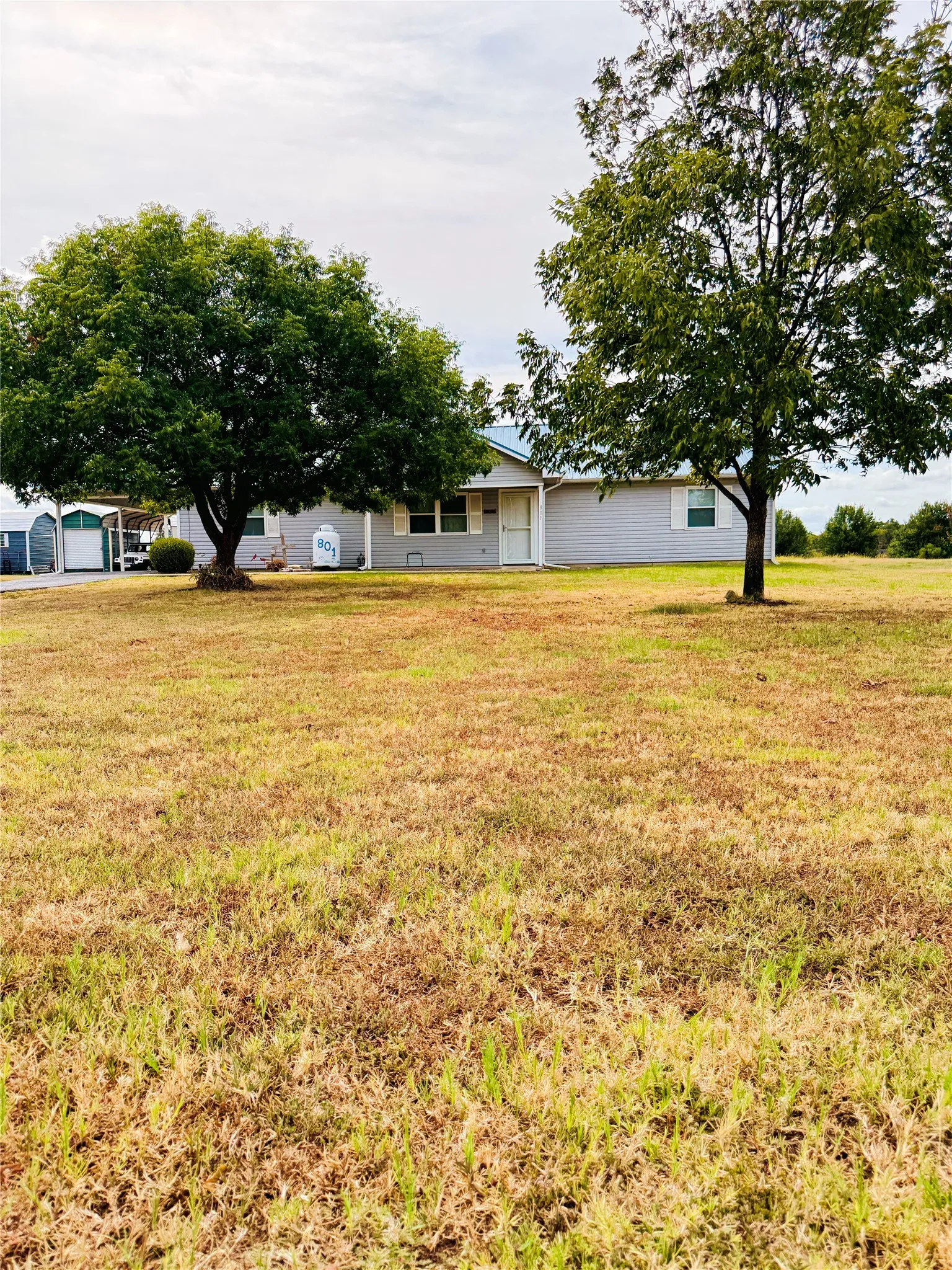 Single Family Residence For Sale in Wood County , 801 County Road 1895, Yantis, Texas 75497, 3 Bedroom, 2 Bathroom, Garage spaces, 1,482 Sqft, built in 2002, mls#21400265, Real Estate Agent in Yantis, Homes For Sale in Wood county, Homes For Sale in Yantis, Realtor in Yantis Texas, Real Estate Brokerage Independent Realty Texas, Luminita Cordes Realtor