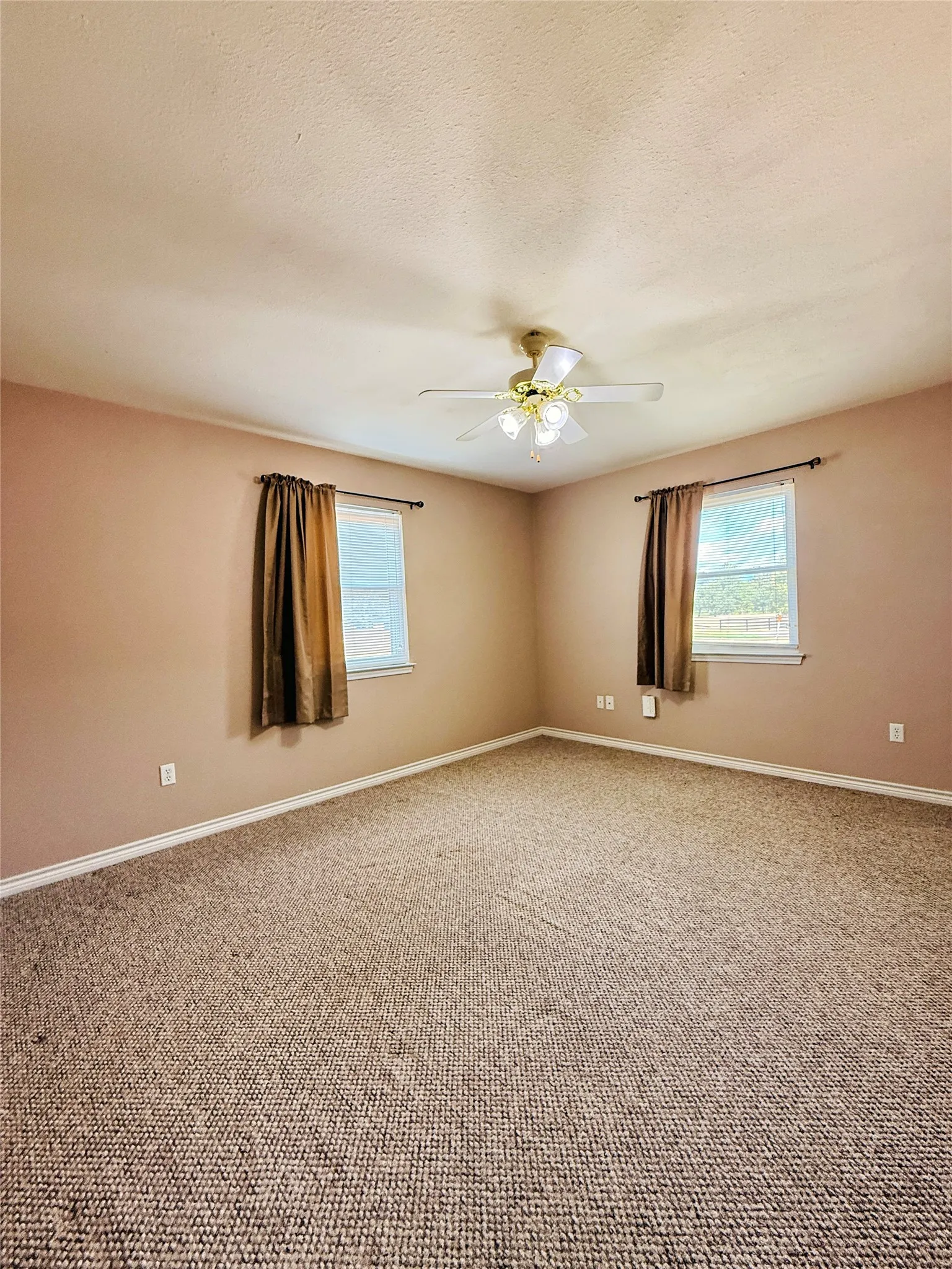 Single Family Residence For Sale in Wood County , 801 County Road 1895, Yantis, Texas 75497, 3 Bedroom, 2 Bathroom, Garage spaces, 1,482 Sqft, built in 2002, mls#21400265, Real Estate Agent in Yantis, Homes For Sale in Wood county, Homes For Sale in Yantis, Realtor in Yantis Texas, Real Estate Brokerage Independent Realty Texas, Luminita Cordes Realtor