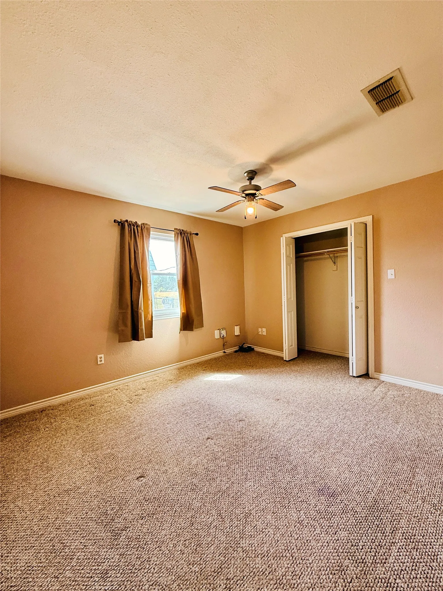 Single Family Residence For Sale in Wood County , 801 County Road 1895, Yantis, Texas 75497, 3 Bedroom, 2 Bathroom, Garage spaces, 1,482 Sqft, built in 2002, mls#21400265, Real Estate Agent in Yantis, Homes For Sale in Wood county, Homes For Sale in Yantis, Realtor in Yantis Texas, Real Estate Brokerage Independent Realty Texas, Luminita Cordes Realtor