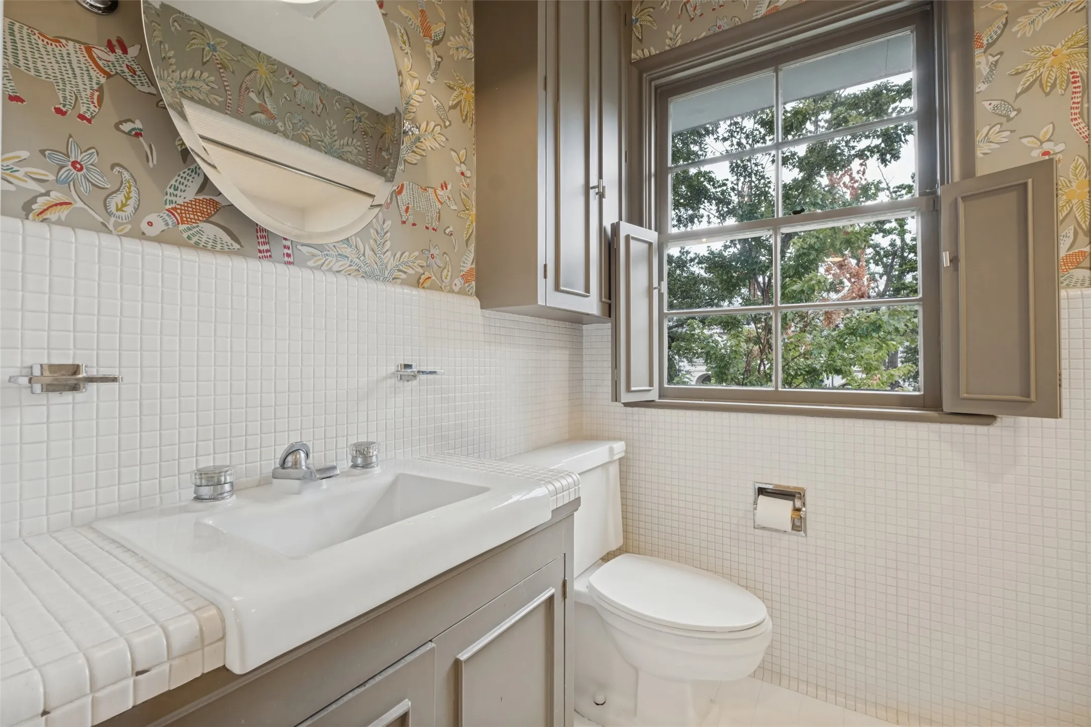 Single Family Residence For Sale in Dallas County , 4331 Versailles Avenue, Highland Park, Texas 75205, 3 Bedroom, 6 Bathroom, Garage spaces, 4,767 Sqft, built in 1936, mls#21404133, Real Estate Agent in Highland Park, Homes For Sale in Dallas county, Homes For Sale in Highland Park, Realtor in Highland Park Texas, Real Estate Brokerage Independent Realty Texas, Luminita Cordes Realtor