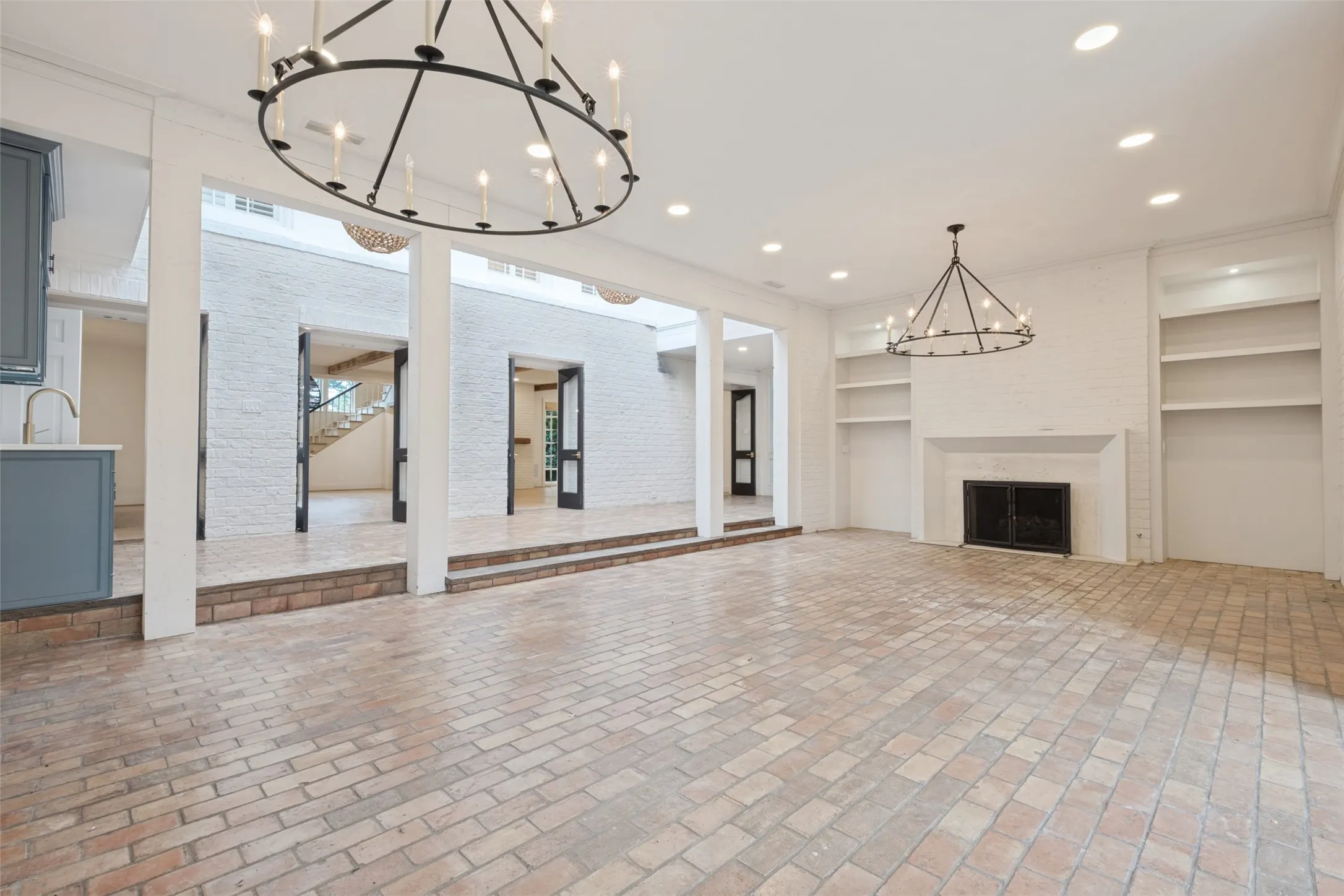 Single Family Residence For Sale in Dallas County , 4331 Versailles Avenue, Highland Park, Texas 75205, 3 Bedroom, 6 Bathroom, Garage spaces, 4,767 Sqft, built in 1936, mls#21404133, Real Estate Agent in Highland Park, Homes For Sale in Dallas county, Homes For Sale in Highland Park, Realtor in Highland Park Texas, Real Estate Brokerage Independent Realty Texas, Luminita Cordes Realtor