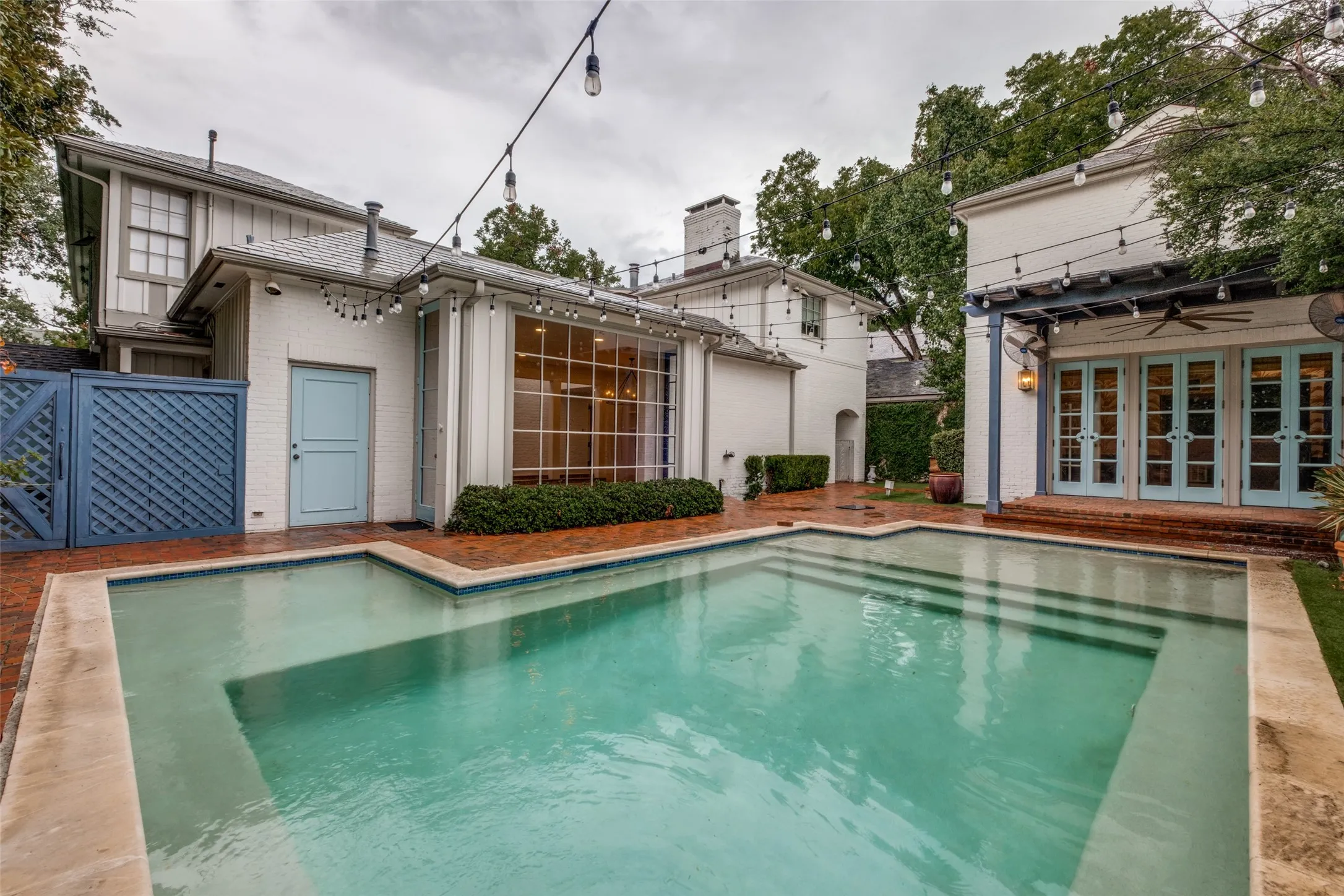 Single Family Residence For Sale in Dallas County , 4331 Versailles Avenue, Highland Park, Texas 75205, 3 Bedroom, 6 Bathroom, Garage spaces, 4,767 Sqft, built in 1936, mls#21404133, Real Estate Agent in Highland Park, Homes For Sale in Dallas county, Homes For Sale in Highland Park, Realtor in Highland Park Texas, Real Estate Brokerage Independent Realty Texas, Luminita Cordes Realtor