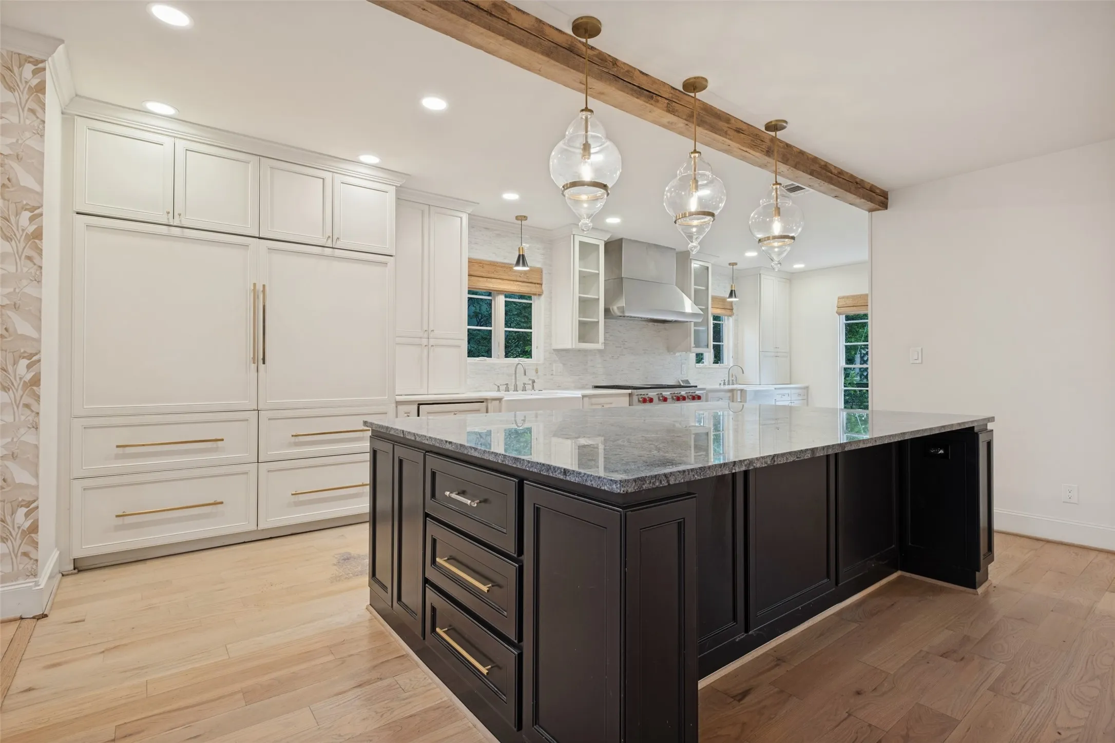 Single Family Residence For Sale in Dallas County , 4331 Versailles Avenue, Highland Park, Texas 75205, 3 Bedroom, 6 Bathroom, Garage spaces, 4,767 Sqft, built in 1936, mls#21404133, Real Estate Agent in Highland Park, Homes For Sale in Dallas county, Homes For Sale in Highland Park, Realtor in Highland Park Texas, Real Estate Brokerage Independent Realty Texas, Luminita Cordes Realtor