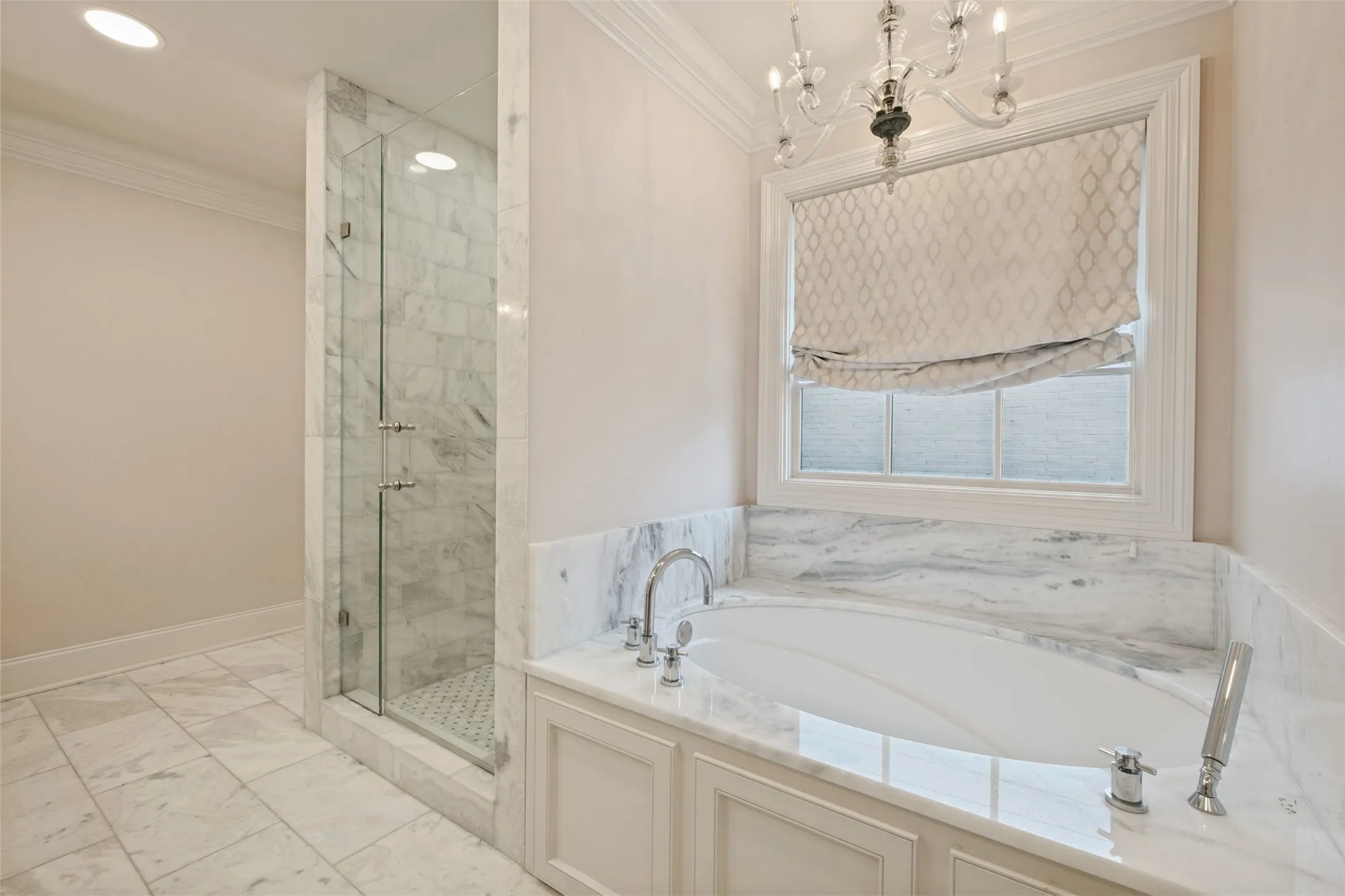 Single Family Residence For Sale in Dallas County , 4331 Versailles Avenue, Highland Park, Texas 75205, 3 Bedroom, 6 Bathroom, Garage spaces, 4,767 Sqft, built in 1936, mls#21404133, Real Estate Agent in Highland Park, Homes For Sale in Dallas county, Homes For Sale in Highland Park, Realtor in Highland Park Texas, Real Estate Brokerage Independent Realty Texas, Luminita Cordes Realtor