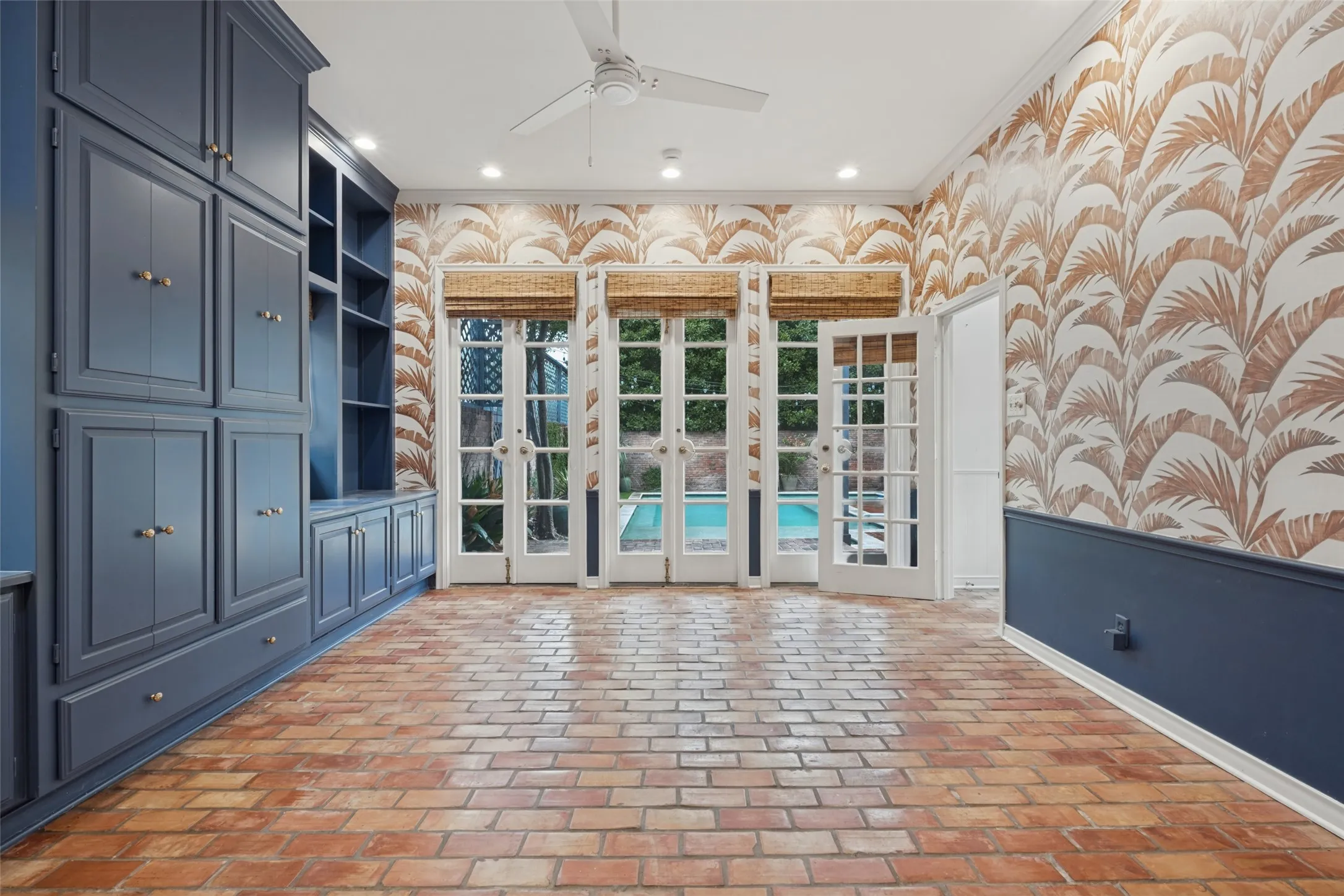 Single Family Residence For Sale in Dallas County , 4331 Versailles Avenue, Highland Park, Texas 75205, 3 Bedroom, 6 Bathroom, Garage spaces, 4,767 Sqft, built in 1936, mls#21404133, Real Estate Agent in Highland Park, Homes For Sale in Dallas county, Homes For Sale in Highland Park, Realtor in Highland Park Texas, Real Estate Brokerage Independent Realty Texas, Luminita Cordes Realtor