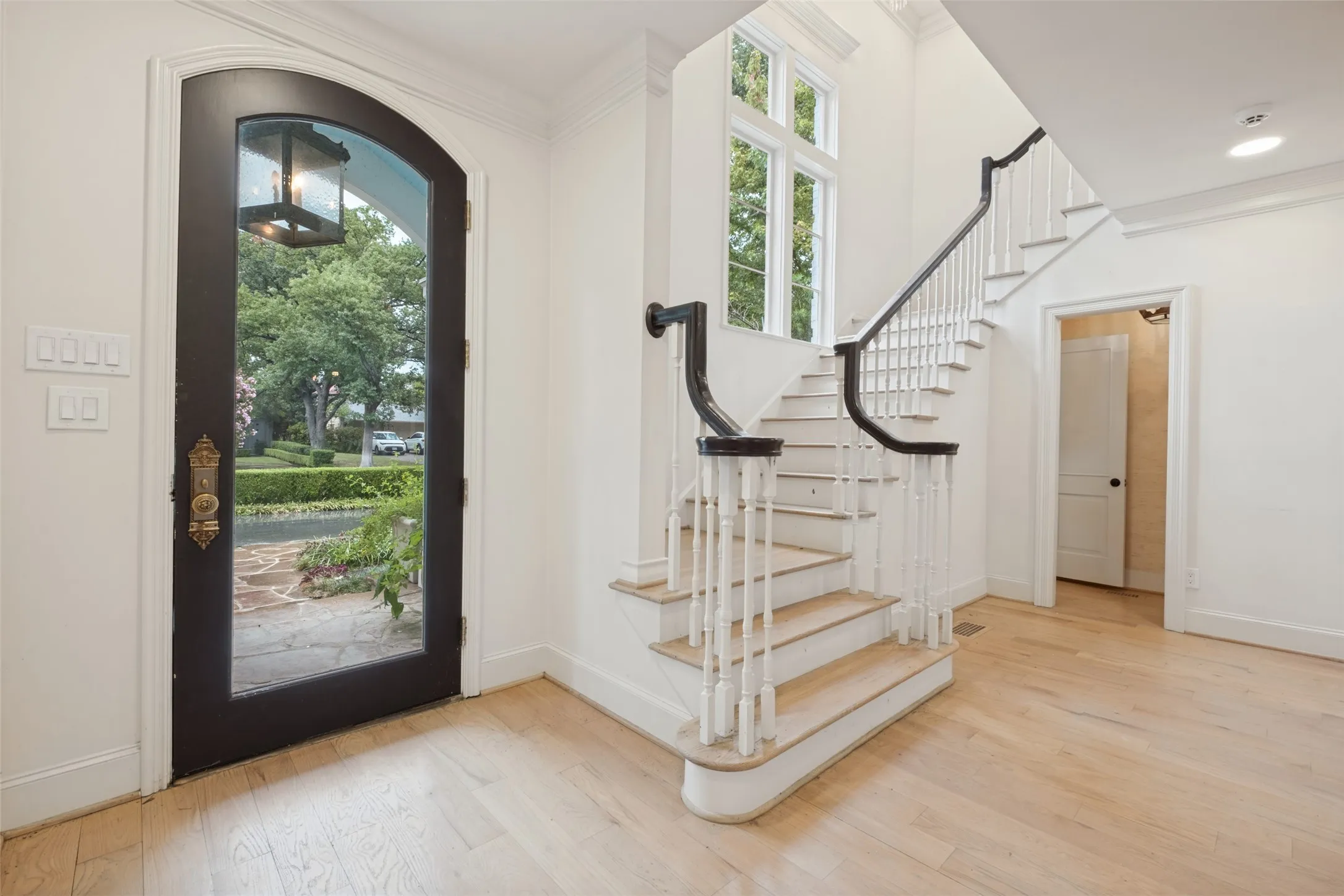 Single Family Residence For Sale in Dallas County , 4331 Versailles Avenue, Highland Park, Texas 75205, 3 Bedroom, 6 Bathroom, Garage spaces, 4,767 Sqft, built in 1936, mls#21404133, Real Estate Agent in Highland Park, Homes For Sale in Dallas county, Homes For Sale in Highland Park, Realtor in Highland Park Texas, Real Estate Brokerage Independent Realty Texas, Luminita Cordes Realtor