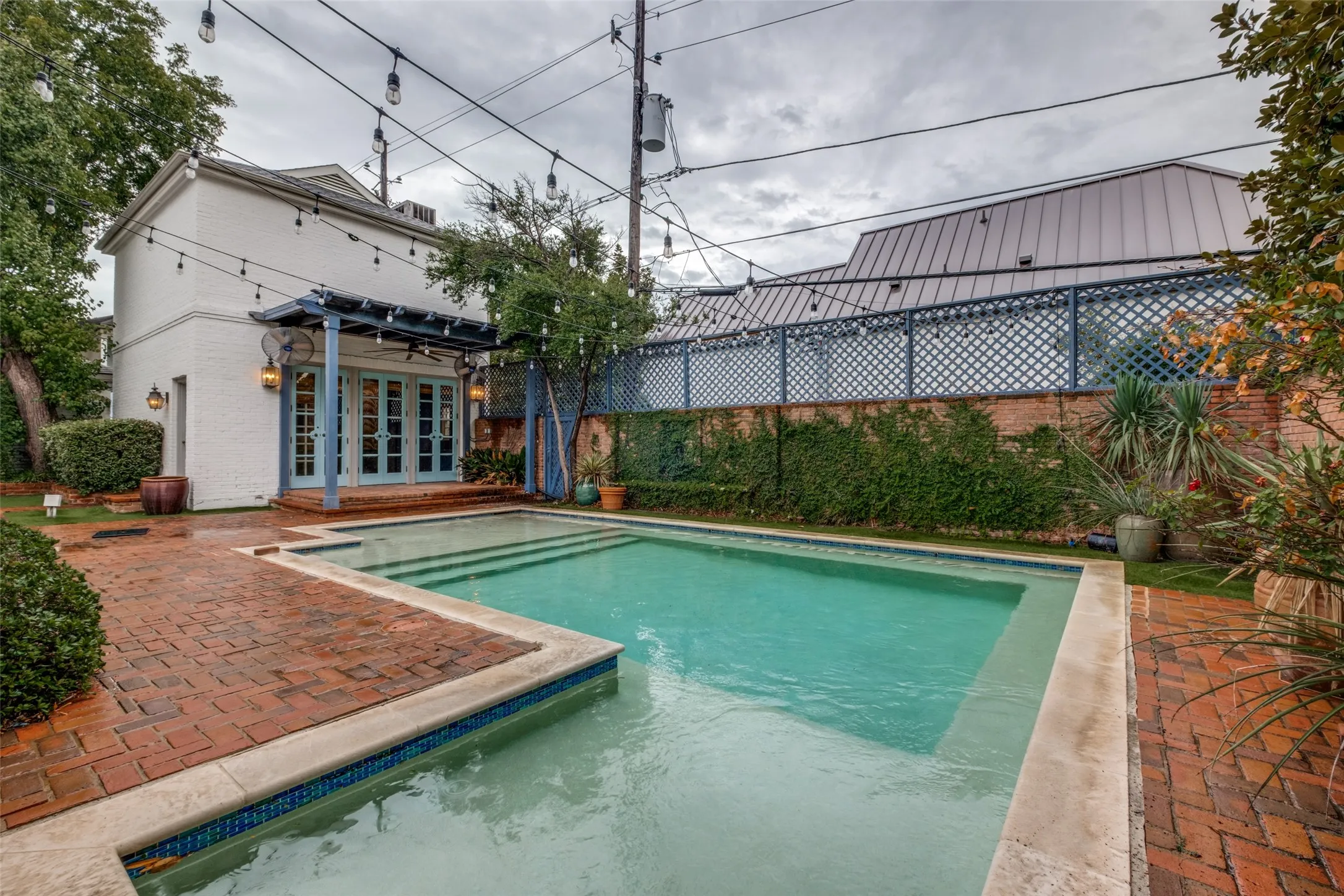 Single Family Residence For Sale in Dallas County , 4331 Versailles Avenue, Highland Park, Texas 75205, 3 Bedroom, 6 Bathroom, Garage spaces, 4,767 Sqft, built in 1936, mls#21404133, Real Estate Agent in Highland Park, Homes For Sale in Dallas county, Homes For Sale in Highland Park, Realtor in Highland Park Texas, Real Estate Brokerage Independent Realty Texas, Luminita Cordes Realtor
