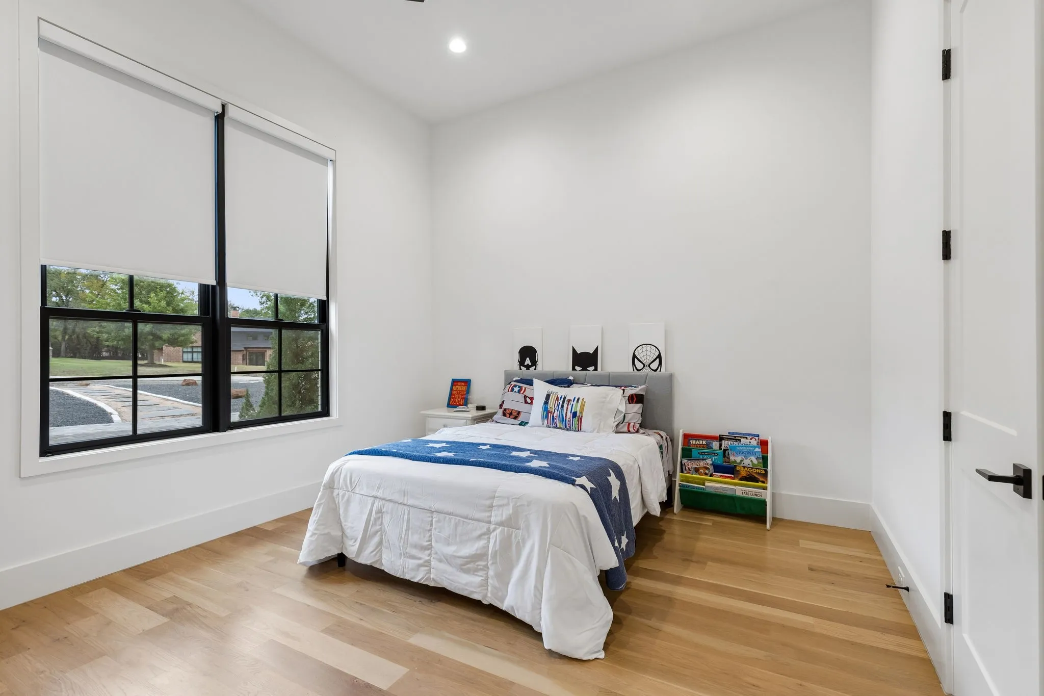 Secondary bedroom