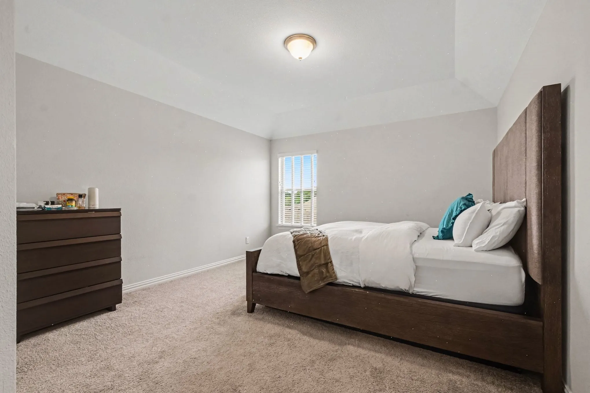 Single Family Residence For Rent in Denton County , 204 Lake Cove Drive, Little Elm, Texas 75068, 4 Bedroom, 3 Bathroom, 2 Garage spaces, 2,700 Sqft, built in 2020, mls#21402416, Real Estate Agent in Little Elm, Homes For Rent in Denton county, Homes For Rent in Little Elm, Realtor in Little Elm Texas, Real Estate Brokerage Independent Realty Texas, Luminita Cordes Realtor