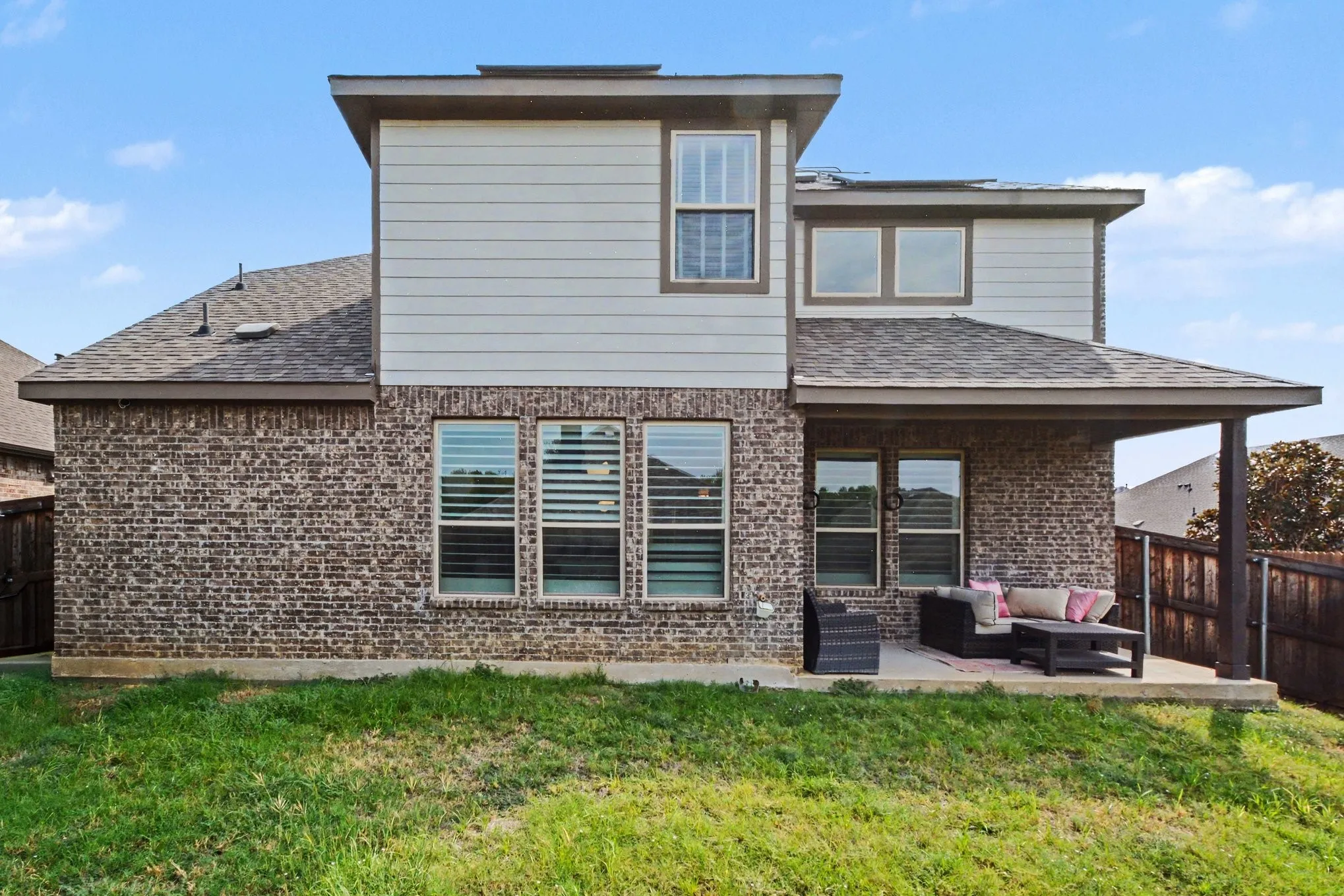 Single Family Residence For Rent in Denton County , 204 Lake Cove Drive, Little Elm, Texas 75068, 4 Bedroom, 3 Bathroom, 2 Garage spaces, 2,700 Sqft, built in 2020, mls#21402416, Real Estate Agent in Little Elm, Homes For Rent in Denton county, Homes For Rent in Little Elm, Realtor in Little Elm Texas, Real Estate Brokerage Independent Realty Texas, Luminita Cordes Realtor
