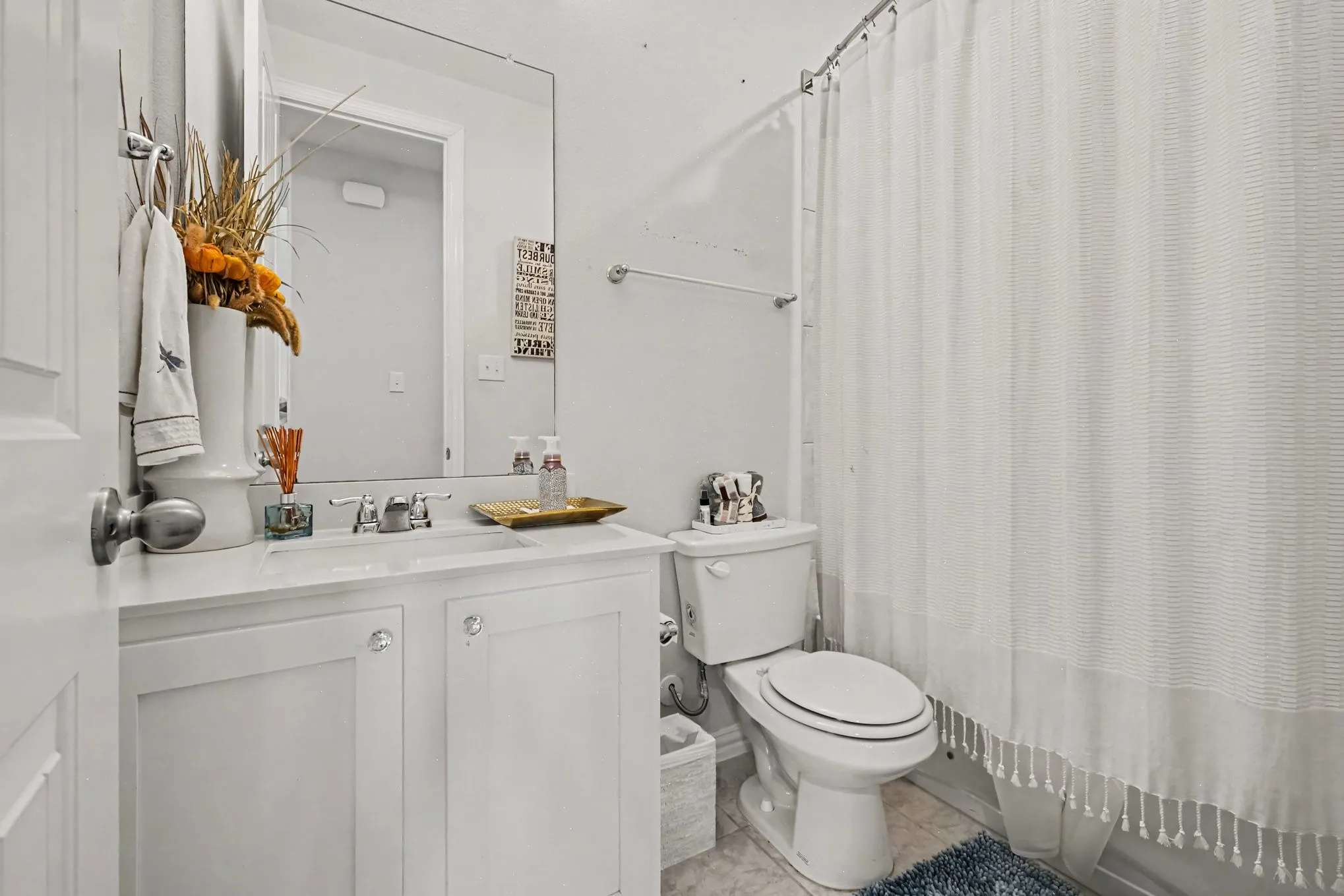 Single Family Residence For Rent in Denton County , 204 Lake Cove Drive, Little Elm, Texas 75068, 4 Bedroom, 3 Bathroom, 2 Garage spaces, 2,700 Sqft, built in 2020, mls#21402416, Real Estate Agent in Little Elm, Homes For Rent in Denton county, Homes For Rent in Little Elm, Realtor in Little Elm Texas, Real Estate Brokerage Independent Realty Texas, Luminita Cordes Realtor