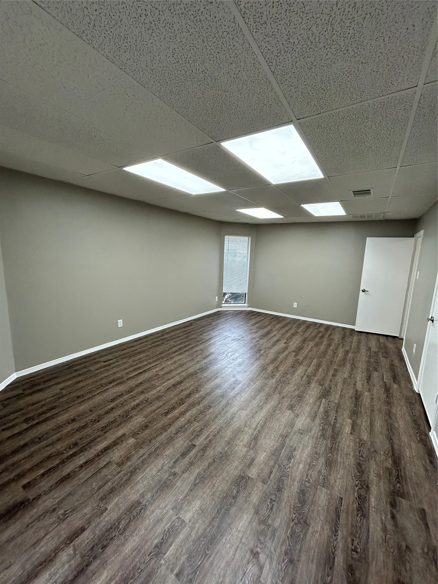 Office For Rent in Tarrant County , 731 N Fielder Road, Arlington, Texas 76012, 0, 0, Garage spaces, 0 Sqft, built in 1981, mls#21404139, Real Estate Agent in Arlington, Homes For Rent in Tarrant county, Homes For Rent in Arlington, Realtor in Arlington Texas, Real Estate Brokerage Independent Realty Texas, Luminita Cordes Realtor