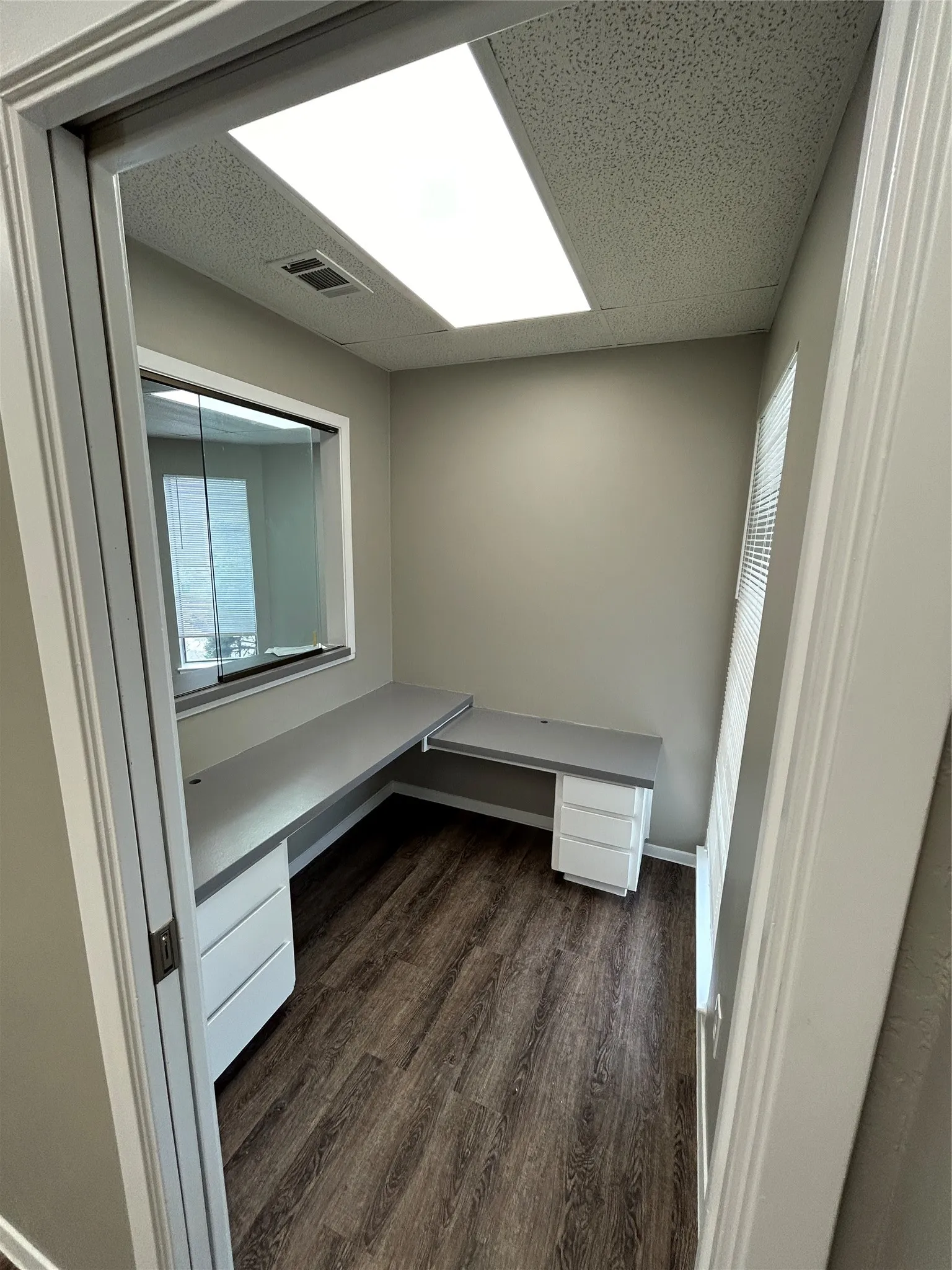 Office For Rent in Tarrant County , 731 N Fielder Road, Arlington, Texas 76012, 0, 0, Garage spaces, 0 Sqft, built in 1981, mls#21404139, Real Estate Agent in Arlington, Homes For Rent in Tarrant county, Homes For Rent in Arlington, Realtor in Arlington Texas, Real Estate Brokerage Independent Realty Texas, Luminita Cordes Realtor