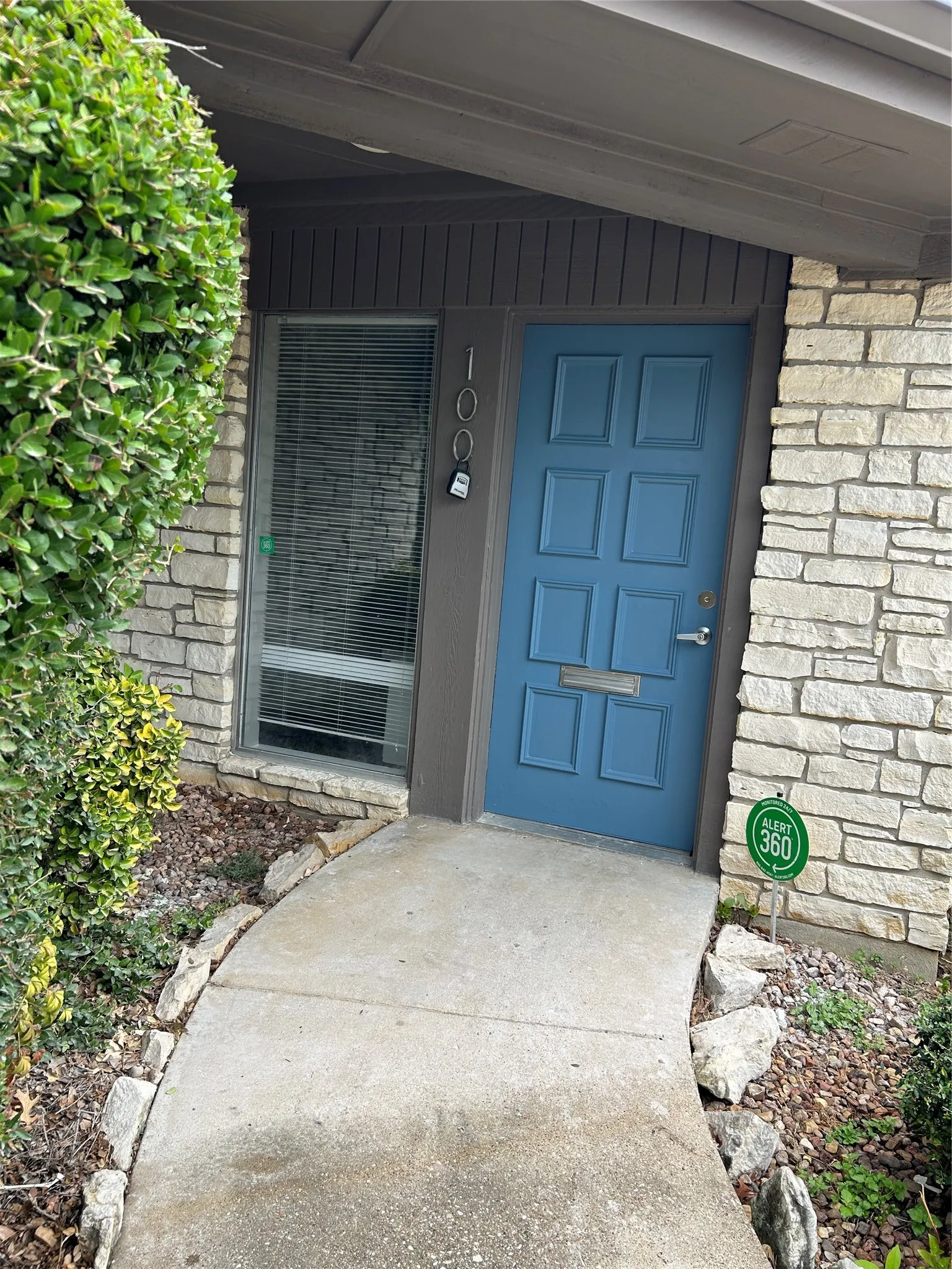 Office For Rent in Tarrant County , 731 N Fielder Road, Arlington, Texas 76012, 0, 0, Garage spaces, 0 Sqft, built in 1981, mls#21404139, Real Estate Agent in Arlington, Homes For Rent in Tarrant county, Homes For Rent in Arlington, Realtor in Arlington Texas, Real Estate Brokerage Independent Realty Texas, Luminita Cordes Realtor