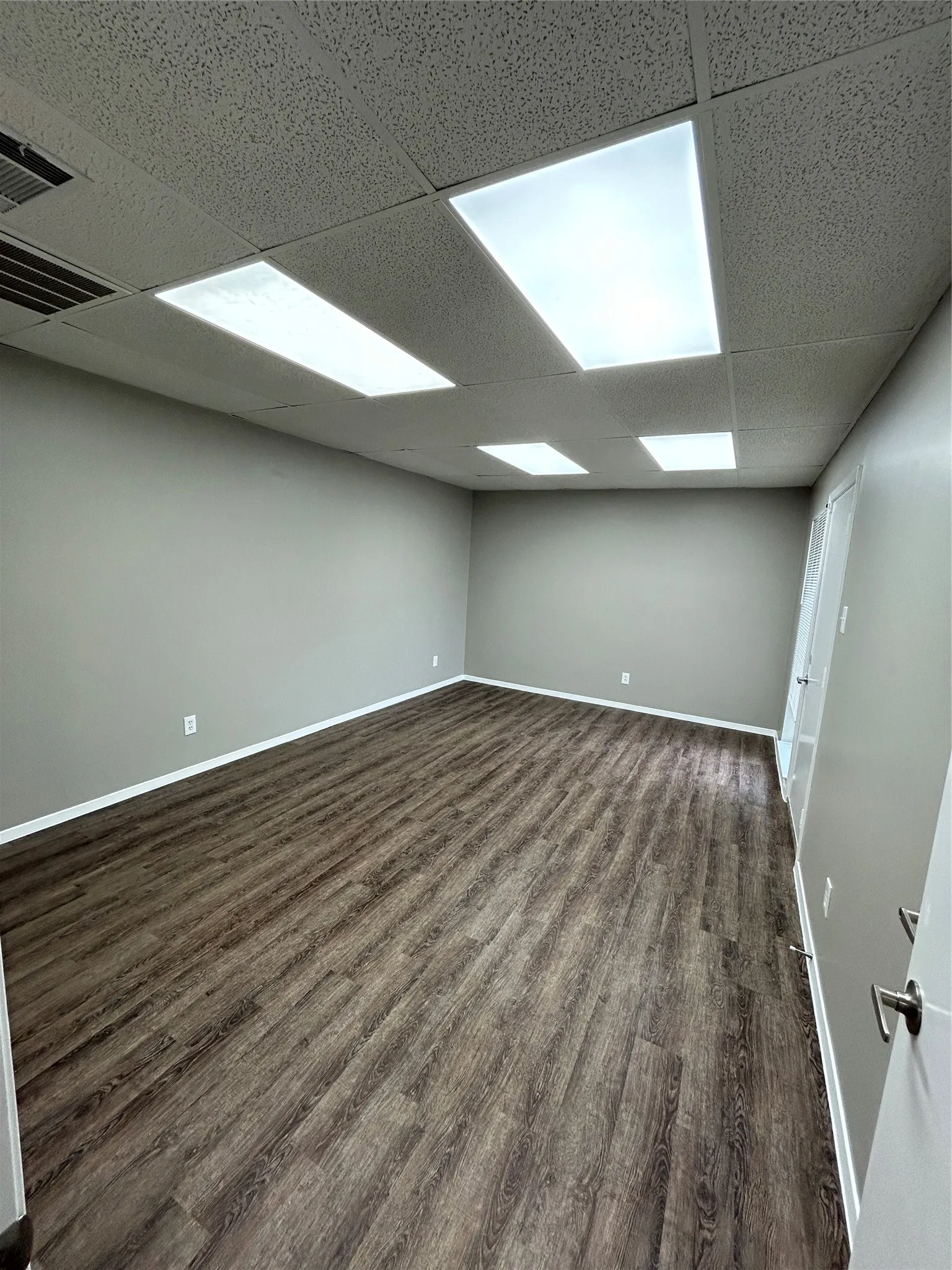 Office For Rent in Tarrant County , 731 N Fielder Road, Arlington, Texas 76012, 0, 0, Garage spaces, 0 Sqft, built in 1981, mls#21404139, Real Estate Agent in Arlington, Homes For Rent in Tarrant county, Homes For Rent in Arlington, Realtor in Arlington Texas, Real Estate Brokerage Independent Realty Texas, Luminita Cordes Realtor
