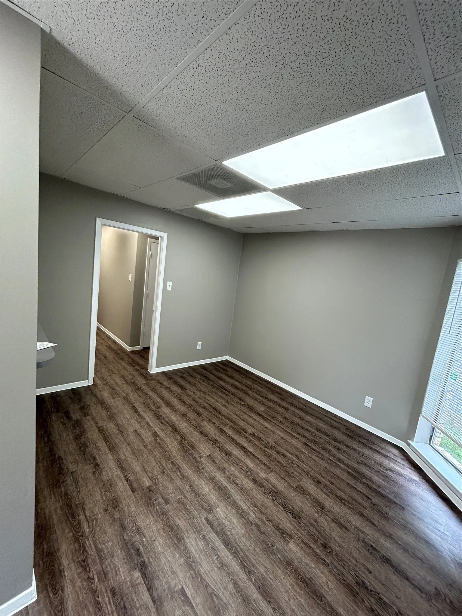 Office For Rent in Tarrant County , 731 N Fielder Road, Arlington, Texas 76012, 0, 0, Garage spaces, 0 Sqft, built in 1981, mls#21404139, Real Estate Agent in Arlington, Homes For Rent in Tarrant county, Homes For Rent in Arlington, Realtor in Arlington Texas, Real Estate Brokerage Independent Realty Texas, Luminita Cordes Realtor