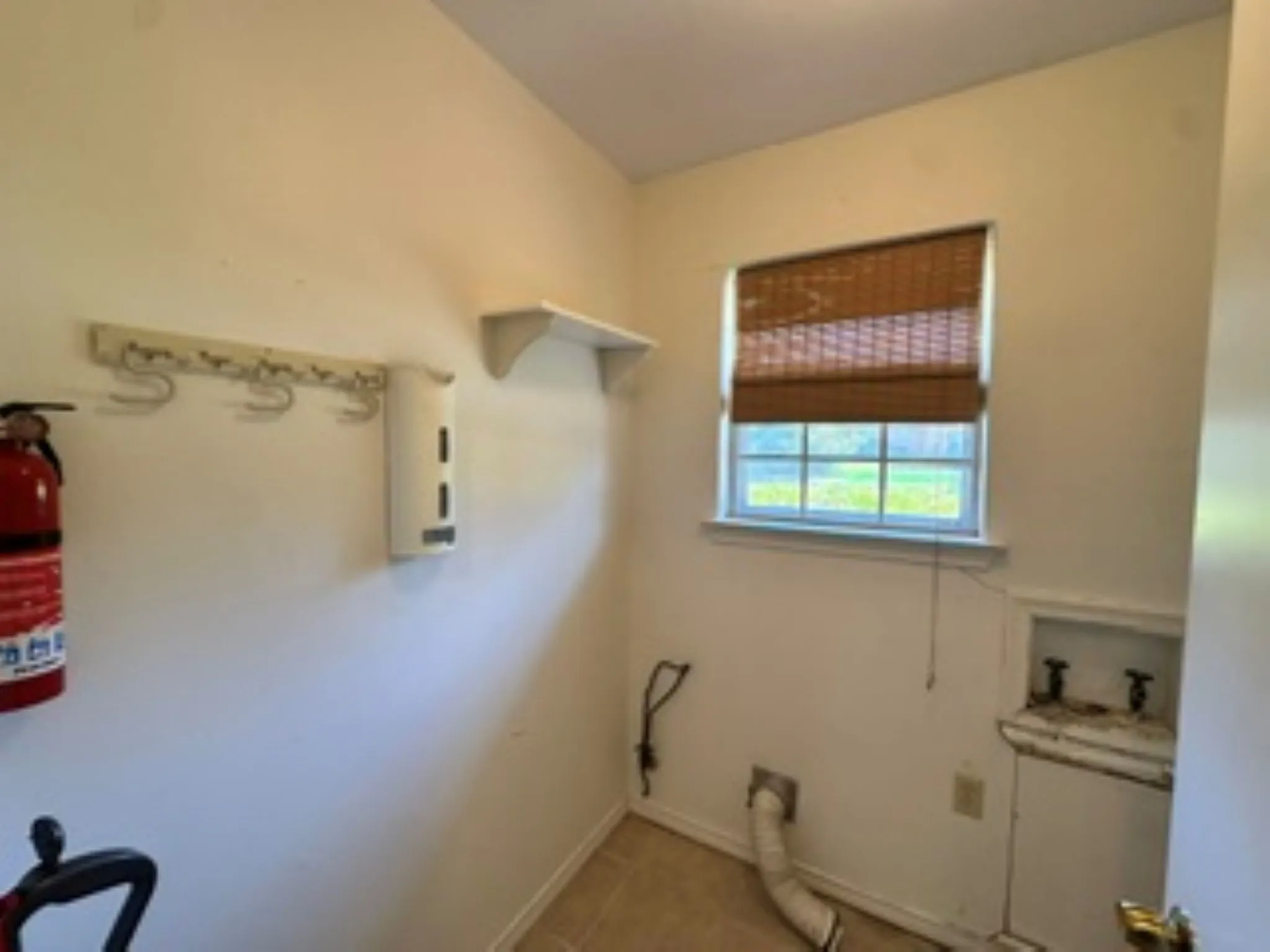 Single Family Residence For Sale in Denton County , 1101 Hillcrest, Denton, Texas 76201, 4 Bedroom, 2 Bathroom, 2 Garage spaces, 2,317 Sqft, built in 1995, mls#21404143, Real Estate Agent in Denton, Homes For Sale in Denton county, Homes For Sale in Denton, Realtor in Denton Texas, Real Estate Brokerage Independent Realty Texas, Luminita Cordes Realtor