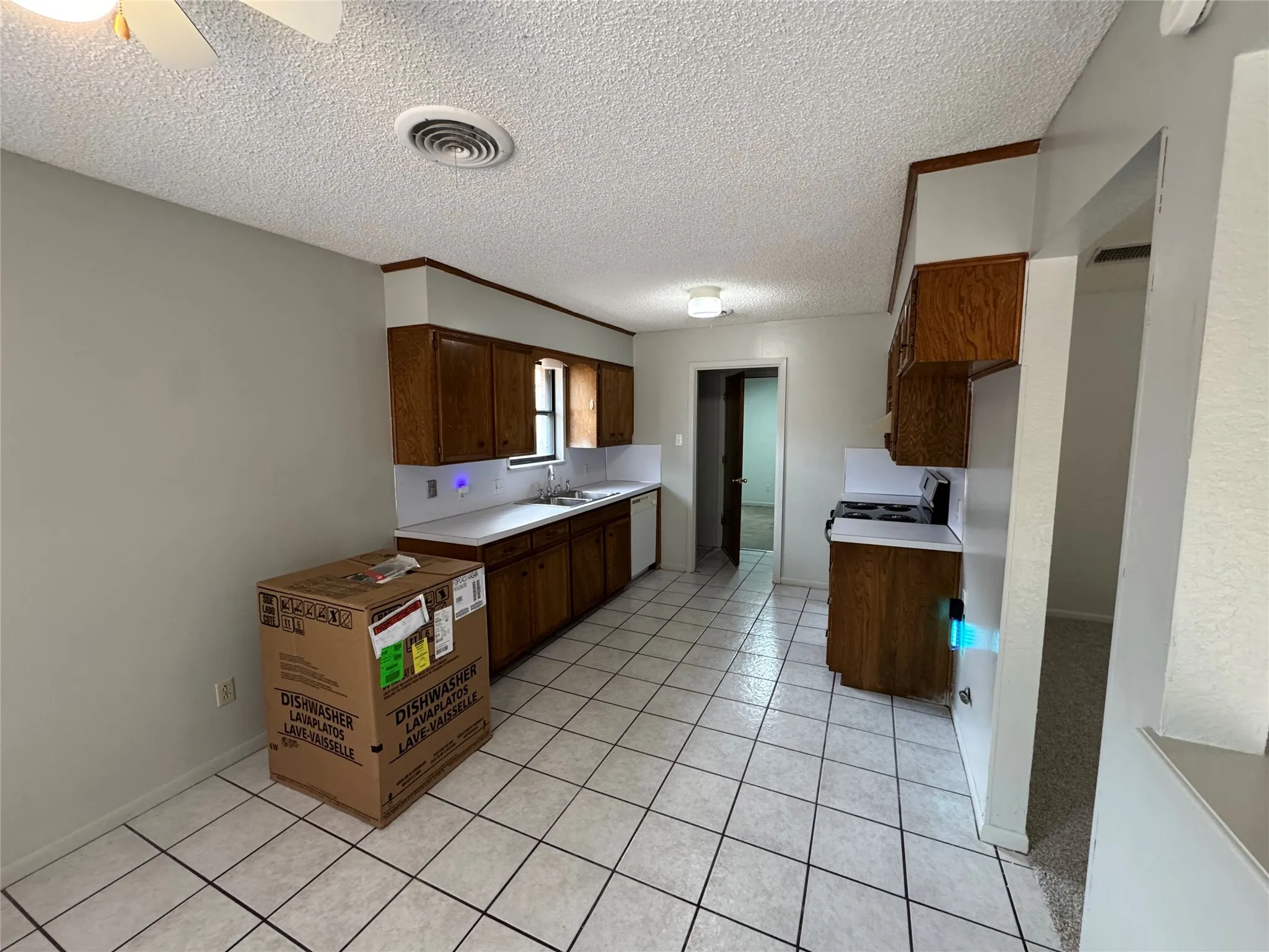 Single Family Residence For Sale in Taylor County , 4409 Carrie Ann Lane, Abilene, Texas 79606, 3 Bedroom, 2 Bathroom, 2 Garage spaces, 1,429 Sqft, built in 1982, mls#21404150, Real Estate Agent in Abilene, Homes For Sale in Taylor county, Homes For Sale in Abilene, Realtor in Abilene Texas, Real Estate Brokerage Independent Realty Texas, Luminita Cordes Realtor