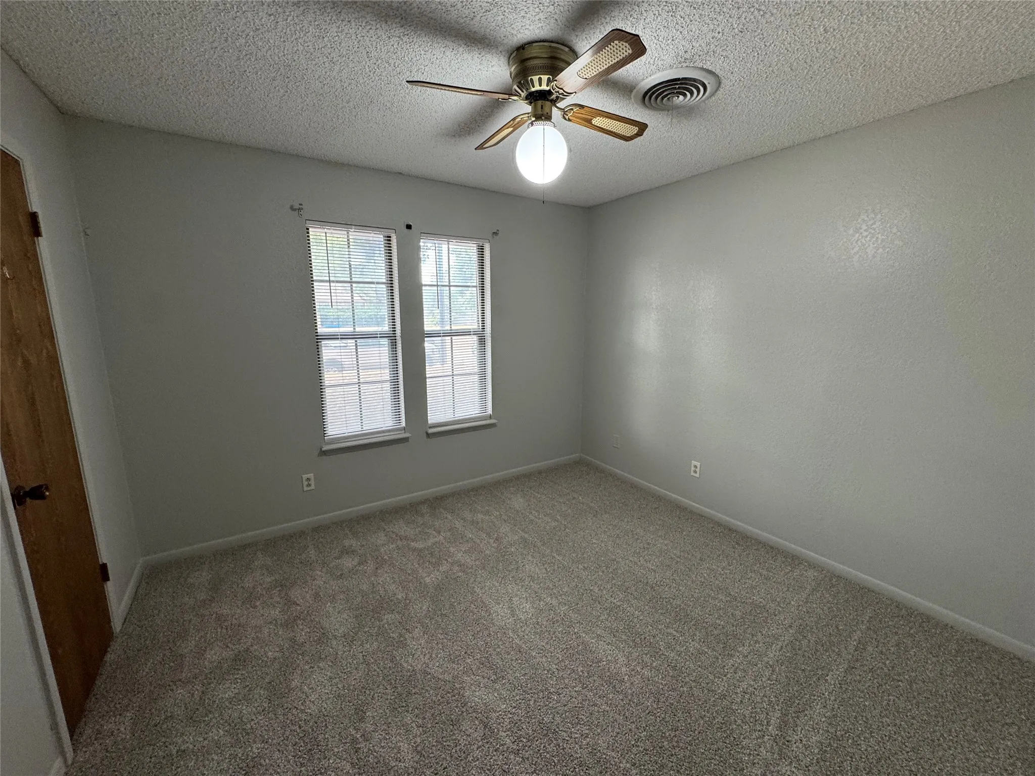 Single Family Residence For Sale in Taylor County , 4409 Carrie Ann Lane, Abilene, Texas 79606, 3 Bedroom, 2 Bathroom, 2 Garage spaces, 1,429 Sqft, built in 1982, mls#21404150, Real Estate Agent in Abilene, Homes For Sale in Taylor county, Homes For Sale in Abilene, Realtor in Abilene Texas, Real Estate Brokerage Independent Realty Texas, Luminita Cordes Realtor