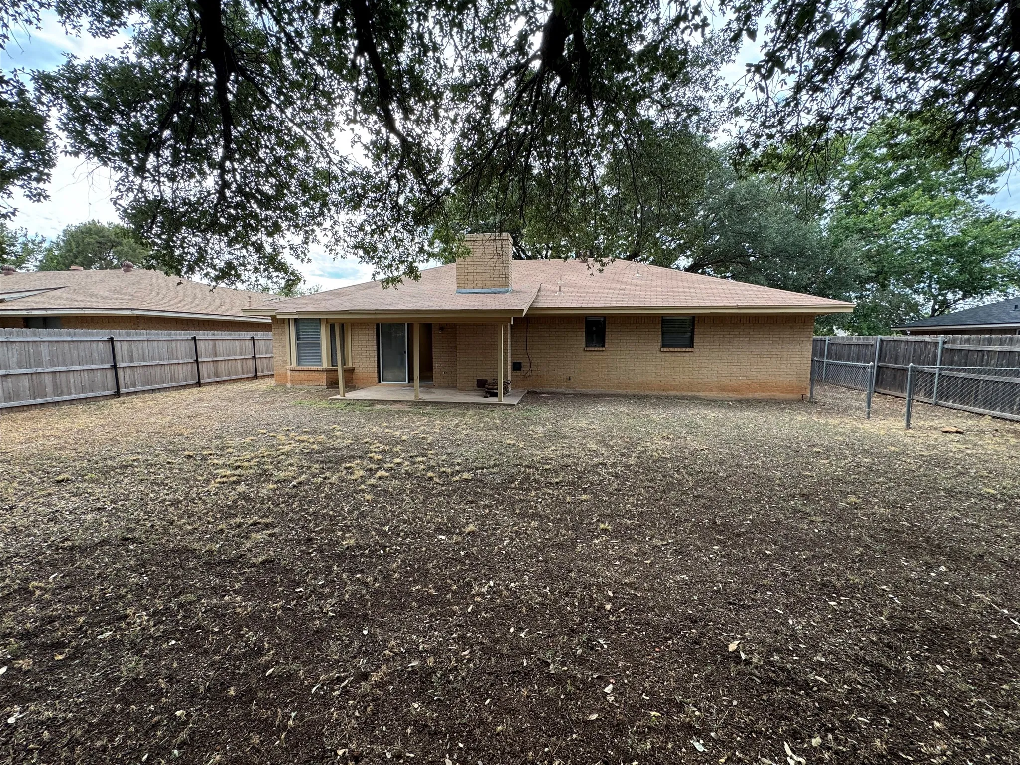Single Family Residence For Sale in Taylor County , 4409 Carrie Ann Lane, Abilene, Texas 79606, 3 Bedroom, 2 Bathroom, 2 Garage spaces, 1,429 Sqft, built in 1982, mls#21404150, Real Estate Agent in Abilene, Homes For Sale in Taylor county, Homes For Sale in Abilene, Realtor in Abilene Texas, Real Estate Brokerage Independent Realty Texas, Luminita Cordes Realtor