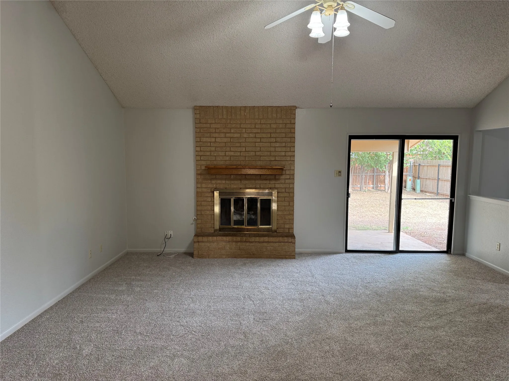 Single Family Residence For Sale in Taylor County , 4409 Carrie Ann Lane, Abilene, Texas 79606, 3 Bedroom, 2 Bathroom, 2 Garage spaces, 1,429 Sqft, built in 1982, mls#21404150, Real Estate Agent in Abilene, Homes For Sale in Taylor county, Homes For Sale in Abilene, Realtor in Abilene Texas, Real Estate Brokerage Independent Realty Texas, Luminita Cordes Realtor