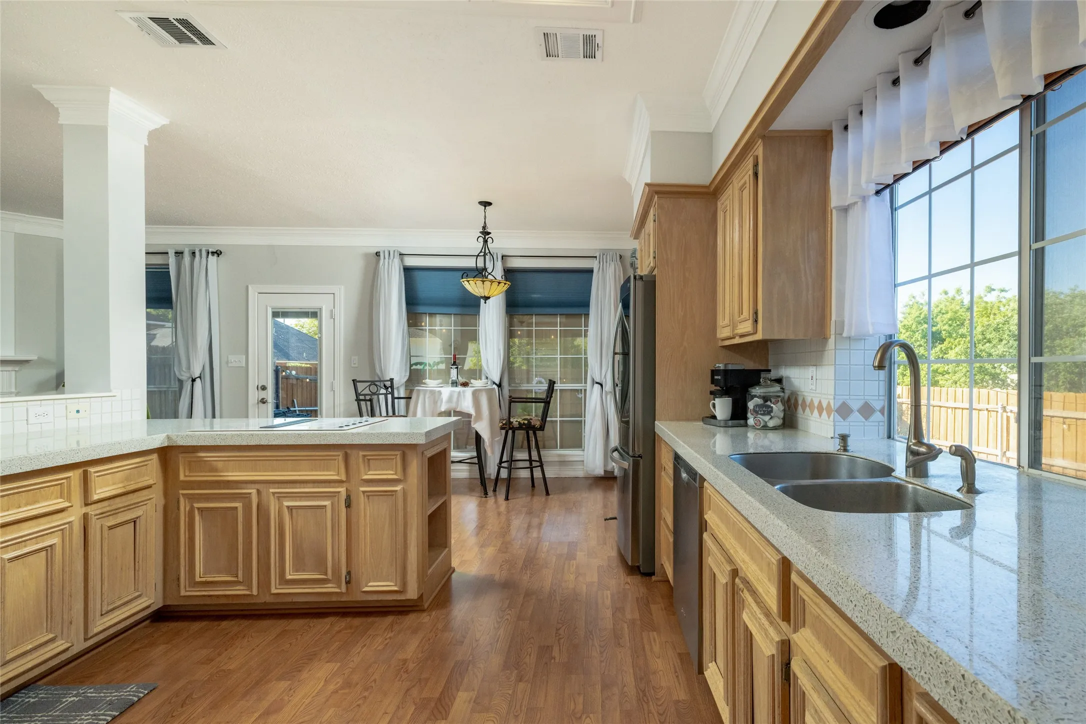 Single Family Residence For Sale in Tarrant County , 5213 Gulfwind Lane, Fort Worth, Texas 76123, 5 Bedroom, 3 Bathroom, 2 Garage spaces, 2,910 Sqft, built in 1993, mls#21404167, Real Estate Agent in Fort Worth, Homes For Sale in Tarrant county, Homes For Sale in Fort Worth, Realtor in Fort Worth Texas, Real Estate Brokerage Independent Realty Texas, Luminita Cordes Realtor
