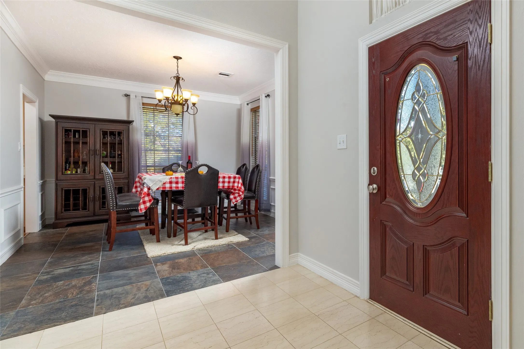 Single Family Residence For Sale in Tarrant County , 5213 Gulfwind Lane, Fort Worth, Texas 76123, 5 Bedroom, 3 Bathroom, 2 Garage spaces, 2,910 Sqft, built in 1993, mls#21404167, Real Estate Agent in Fort Worth, Homes For Sale in Tarrant county, Homes For Sale in Fort Worth, Realtor in Fort Worth Texas, Real Estate Brokerage Independent Realty Texas, Luminita Cordes Realtor