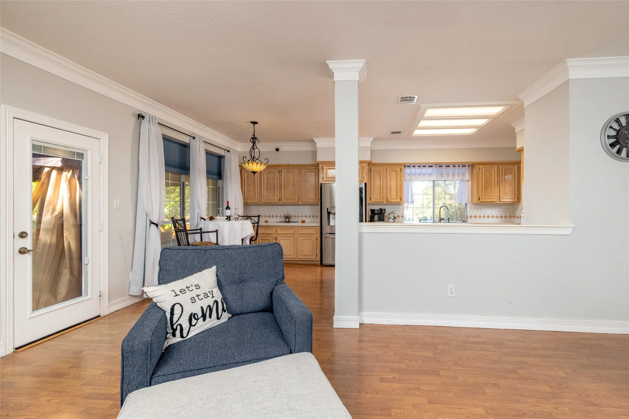 Single Family Residence For Sale in Tarrant County , 5213 Gulfwind Lane, Fort Worth, Texas 76123, 5 Bedroom, 3 Bathroom, 2 Garage spaces, 2,910 Sqft, built in 1993, mls#21404167, Real Estate Agent in Fort Worth, Homes For Sale in Tarrant county, Homes For Sale in Fort Worth, Realtor in Fort Worth Texas, Real Estate Brokerage Independent Realty Texas, Luminita Cordes Realtor