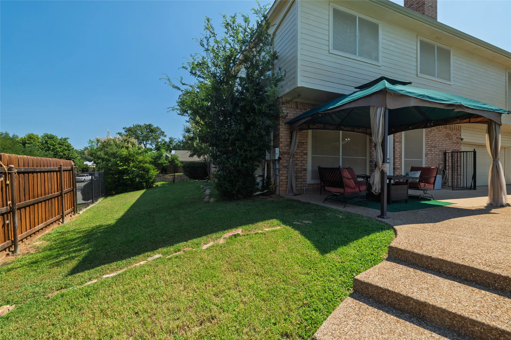Single Family Residence For Sale in Tarrant County , 5213 Gulfwind Lane, Fort Worth, Texas 76123, 5 Bedroom, 3 Bathroom, 2 Garage spaces, 2,910 Sqft, built in 1993, mls#21404167, Real Estate Agent in Fort Worth, Homes For Sale in Tarrant county, Homes For Sale in Fort Worth, Realtor in Fort Worth Texas, Real Estate Brokerage Independent Realty Texas, Luminita Cordes Realtor