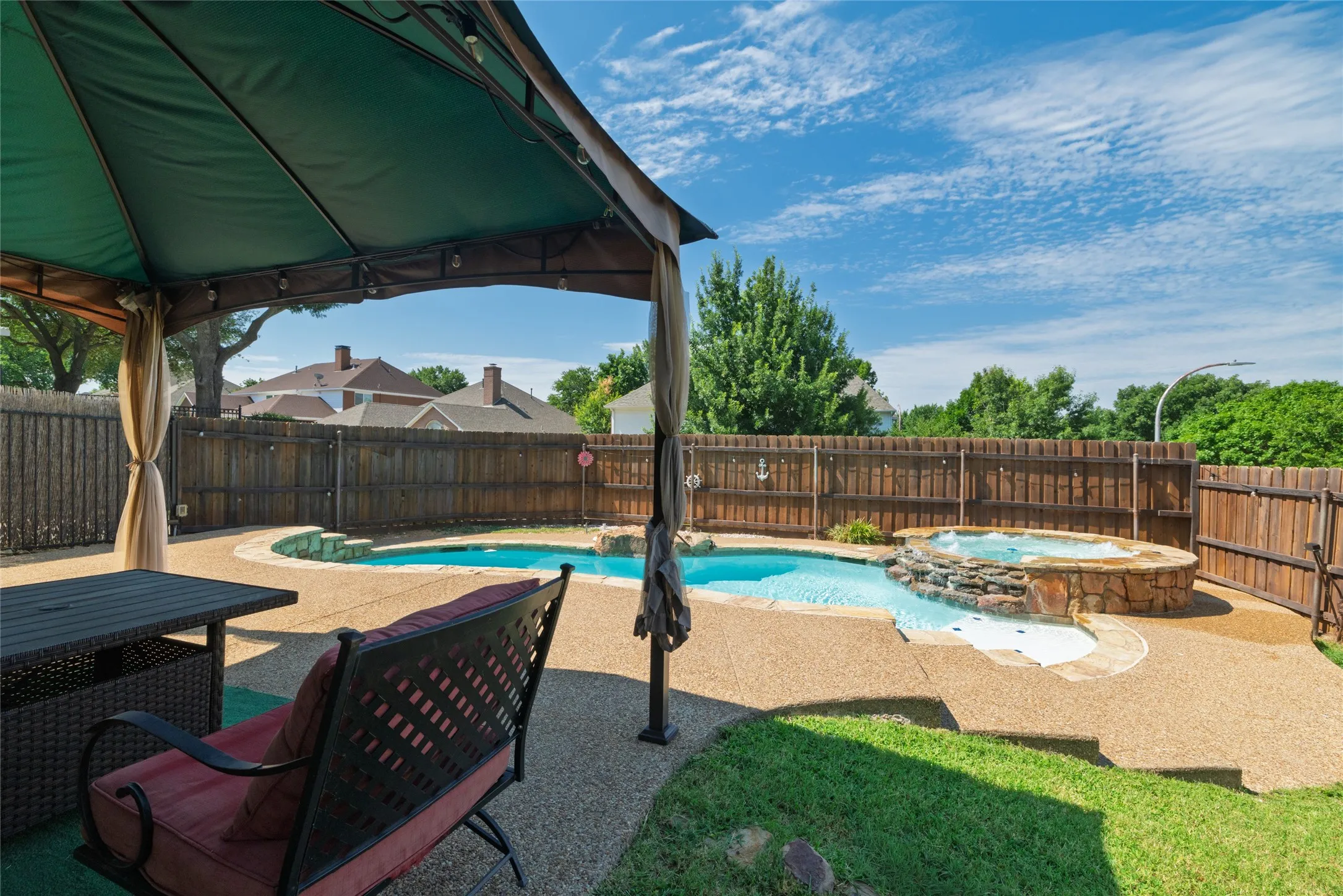 Single Family Residence For Sale in Tarrant County , 5213 Gulfwind Lane, Fort Worth, Texas 76123, 5 Bedroom, 3 Bathroom, 2 Garage spaces, 2,910 Sqft, built in 1993, mls#21404167, Real Estate Agent in Fort Worth, Homes For Sale in Tarrant county, Homes For Sale in Fort Worth, Realtor in Fort Worth Texas, Real Estate Brokerage Independent Realty Texas, Luminita Cordes Realtor