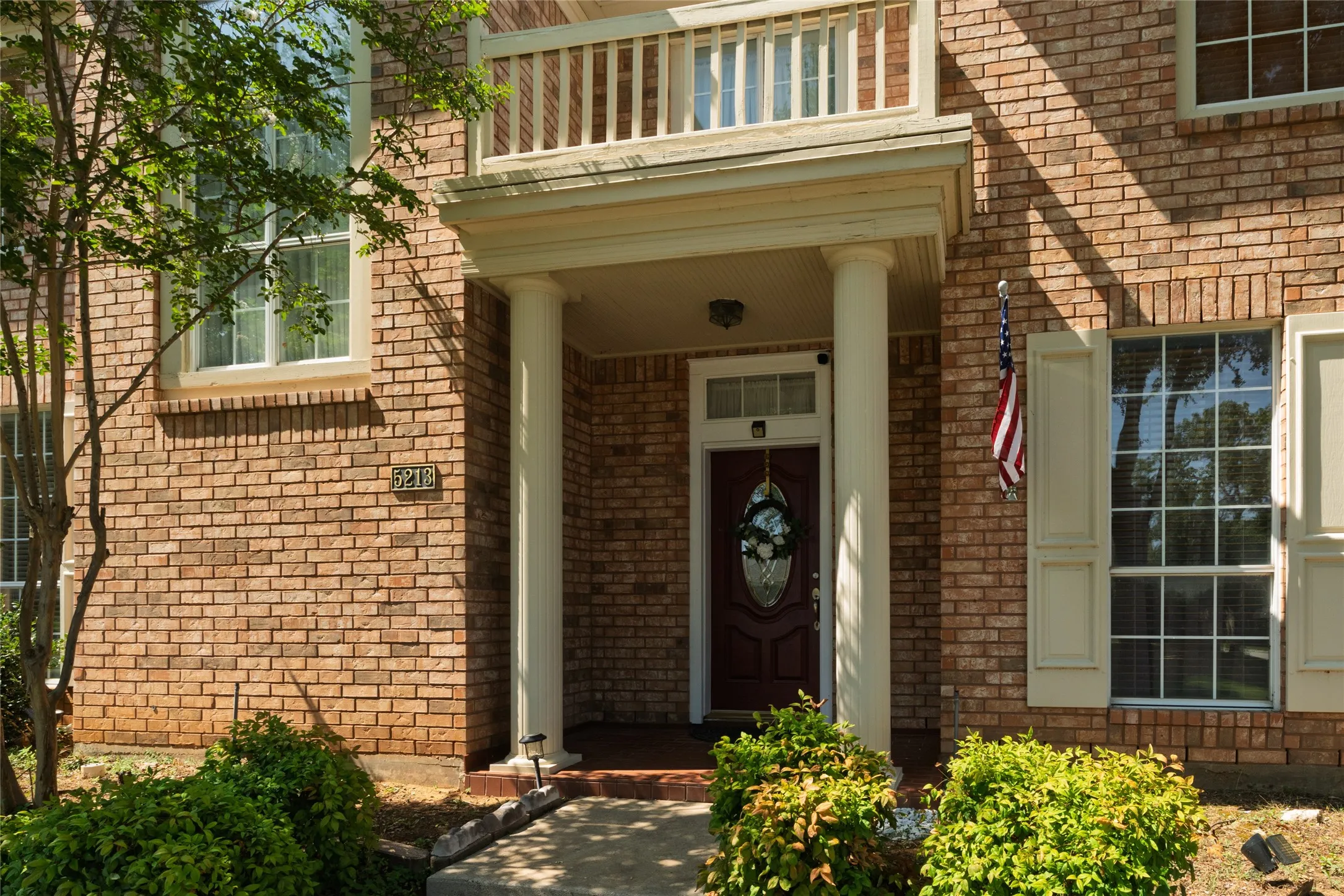 Single Family Residence For Sale in Tarrant County , 5213 Gulfwind Lane, Fort Worth, Texas 76123, 5 Bedroom, 3 Bathroom, 2 Garage spaces, 2,910 Sqft, built in 1993, mls#21404167, Real Estate Agent in Fort Worth, Homes For Sale in Tarrant county, Homes For Sale in Fort Worth, Realtor in Fort Worth Texas, Real Estate Brokerage Independent Realty Texas, Luminita Cordes Realtor