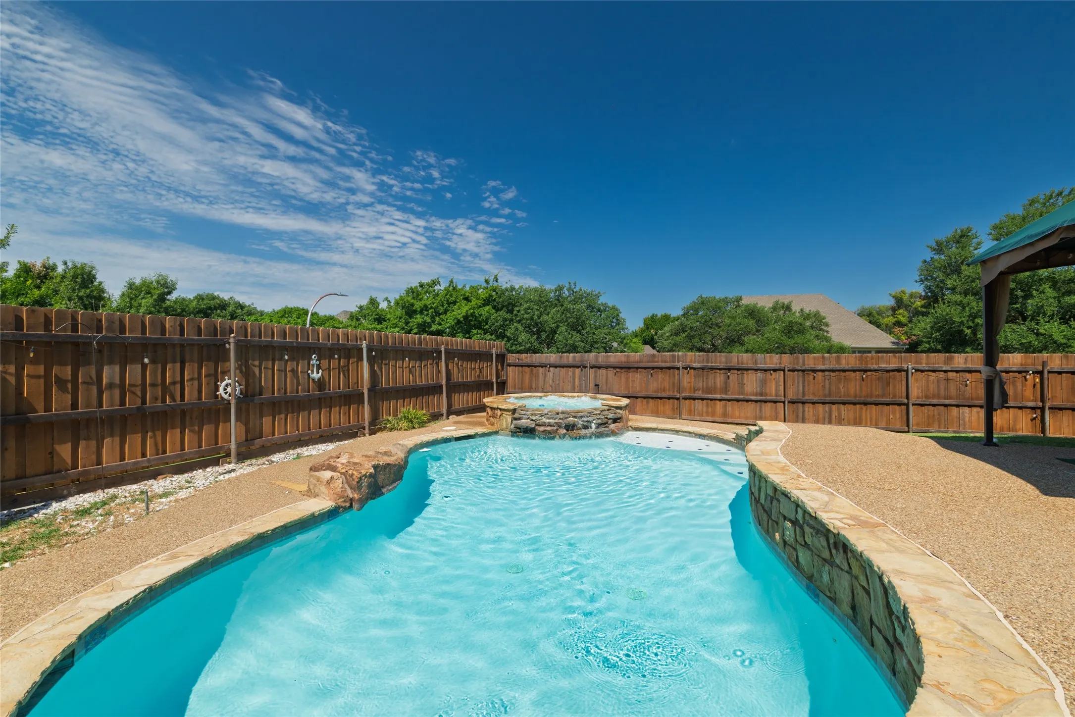 Single Family Residence For Sale in Tarrant County , 5213 Gulfwind Lane, Fort Worth, Texas 76123, 5 Bedroom, 3 Bathroom, 2 Garage spaces, 2,910 Sqft, built in 1993, mls#21404167, Real Estate Agent in Fort Worth, Homes For Sale in Tarrant county, Homes For Sale in Fort Worth, Realtor in Fort Worth Texas, Real Estate Brokerage Independent Realty Texas, Luminita Cordes Realtor