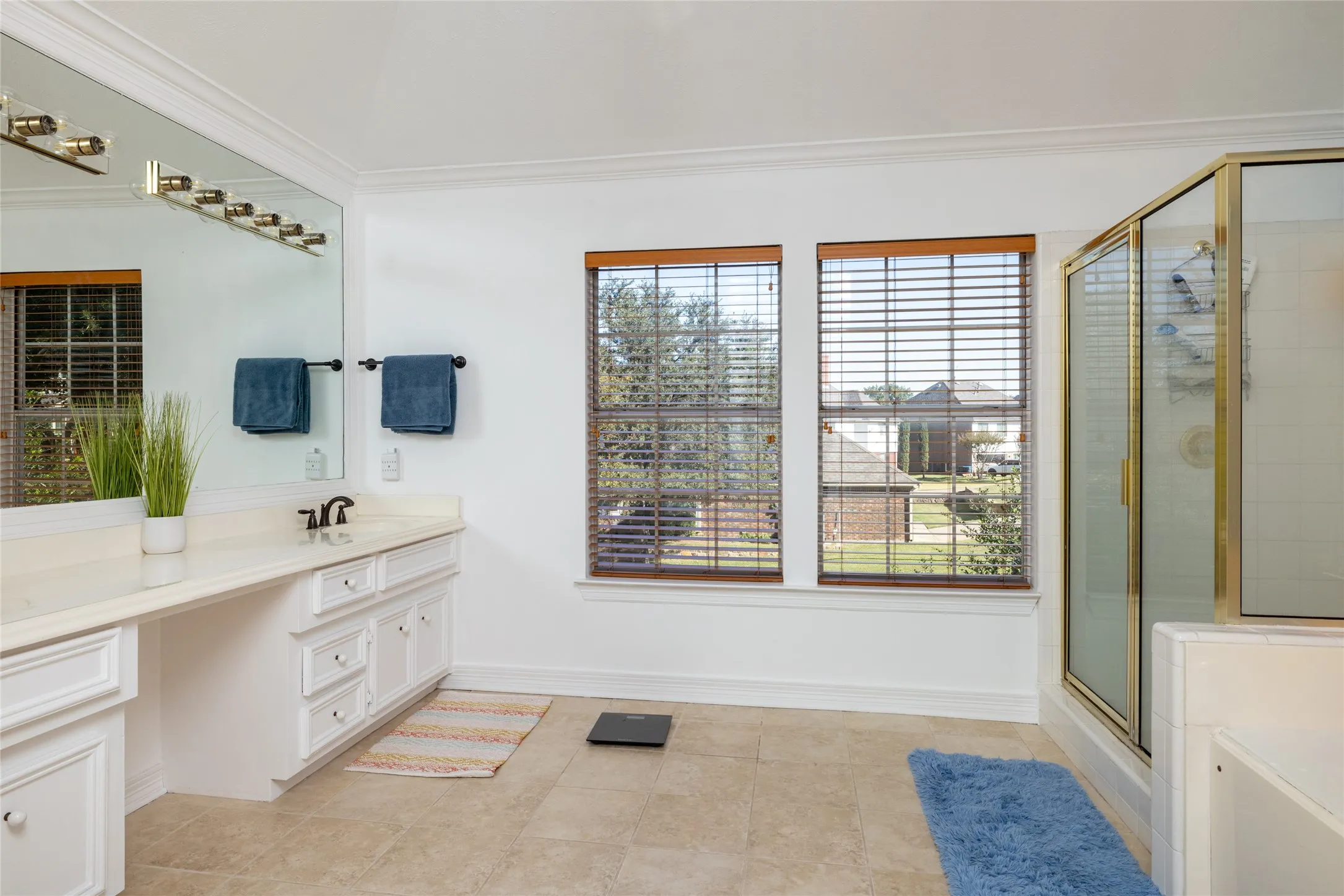 Single Family Residence For Sale in Tarrant County , 5213 Gulfwind Lane, Fort Worth, Texas 76123, 5 Bedroom, 3 Bathroom, 2 Garage spaces, 2,910 Sqft, built in 1993, mls#21404167, Real Estate Agent in Fort Worth, Homes For Sale in Tarrant county, Homes For Sale in Fort Worth, Realtor in Fort Worth Texas, Real Estate Brokerage Independent Realty Texas, Luminita Cordes Realtor