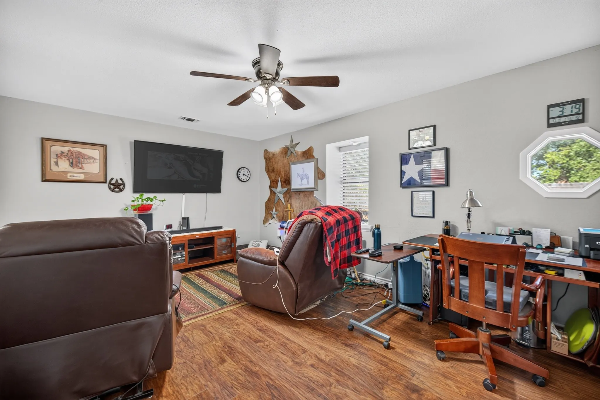 Single Family Residence For Sale in Callahan County , 130 Century Lane, Clyde, Texas 79510, 3 Bedroom, 2 Bathroom, 2 Garage spaces, 1,784 Sqft, built in 1984, mls#21393423, Real Estate Agent in Clyde, Homes For Sale in Callahan county, Homes For Sale in Clyde, Realtor in Clyde Texas, Real Estate Brokerage Independent Realty Texas, Luminita Cordes Realtor