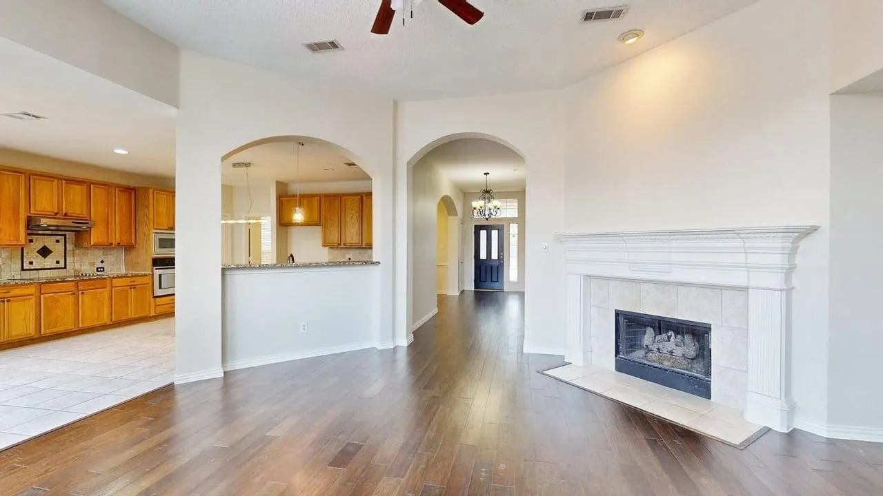 Single Family Residence For Rent in Denton County , 1404 Rosewood Trail, Flower Mound, Texas 75028, 4 Bedroom, 2 Bathroom, 2 Garage spaces, 2,284 Sqft, built in 1997, mls#21404171, Real Estate Agent in Flower Mound, Homes For Rent in Denton county, Homes For Rent in Flower Mound, Realtor in Flower Mound Texas, Real Estate Brokerage Independent Realty Texas, Luminita Cordes Realtor