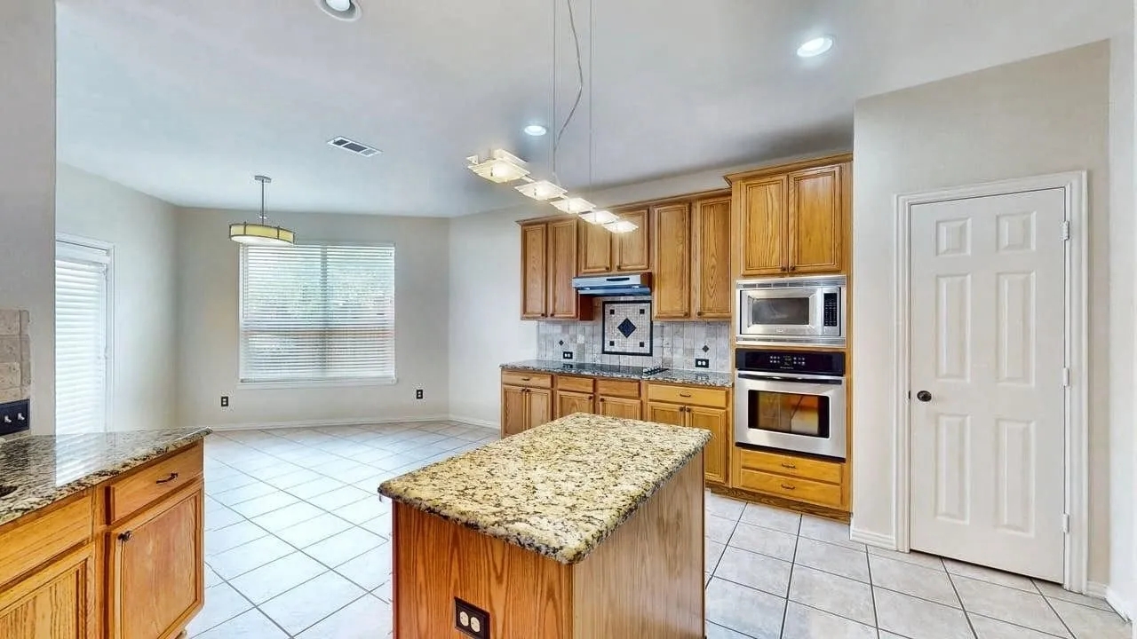 Single Family Residence For Rent in Denton County , 1404 Rosewood Trail, Flower Mound, Texas 75028, 4 Bedroom, 2 Bathroom, 2 Garage spaces, 2,284 Sqft, built in 1997, mls#21404171, Real Estate Agent in Flower Mound, Homes For Rent in Denton county, Homes For Rent in Flower Mound, Realtor in Flower Mound Texas, Real Estate Brokerage Independent Realty Texas, Luminita Cordes Realtor
