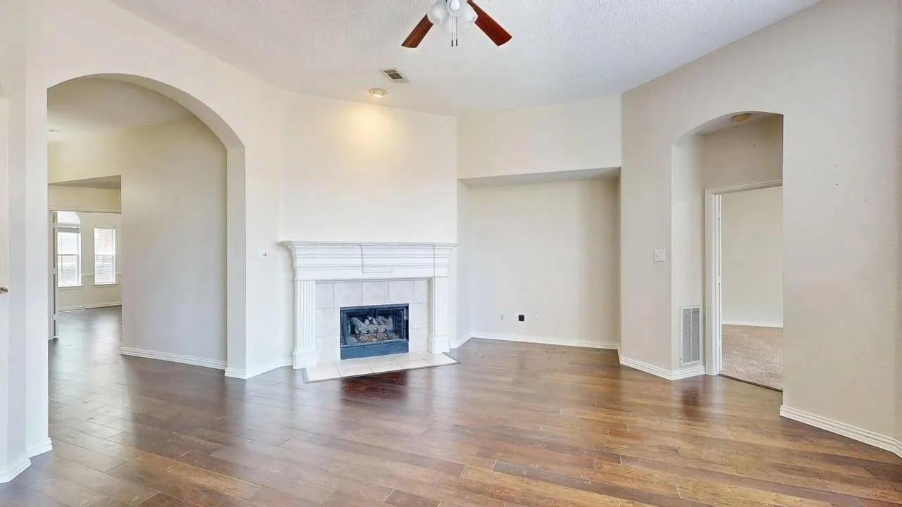 Single Family Residence For Rent in Denton County , 1404 Rosewood Trail, Flower Mound, Texas 75028, 4 Bedroom, 2 Bathroom, 2 Garage spaces, 2,284 Sqft, built in 1997, mls#21404171, Real Estate Agent in Flower Mound, Homes For Rent in Denton county, Homes For Rent in Flower Mound, Realtor in Flower Mound Texas, Real Estate Brokerage Independent Realty Texas, Luminita Cordes Realtor