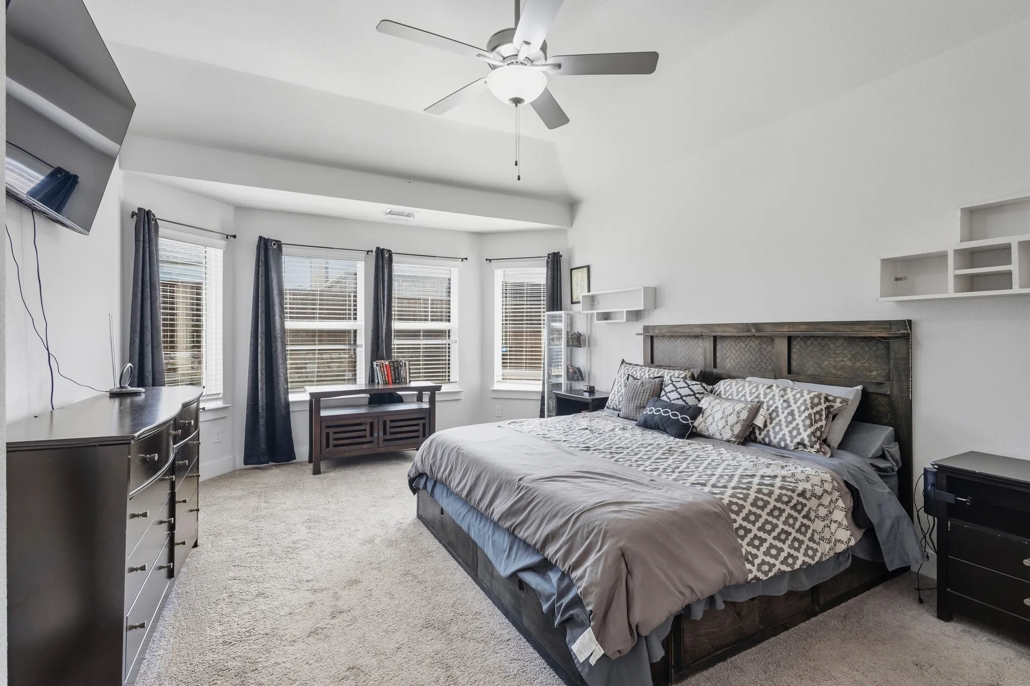 Single Family Residence For Sale in Ellis County , 2434 Pebble Bank Lane, Midlothian, Texas 76065, 3 Bedroom, 2 Bathroom, 2 Garage spaces, 1,839 Sqft, built in 2023, mls#21401431, Real Estate Agent in Midlothian, Homes For Sale in Ellis county, Homes For Sale in Midlothian, Realtor in Midlothian Texas, Real Estate Brokerage Independent Realty Texas, Luminita Cordes Realtor