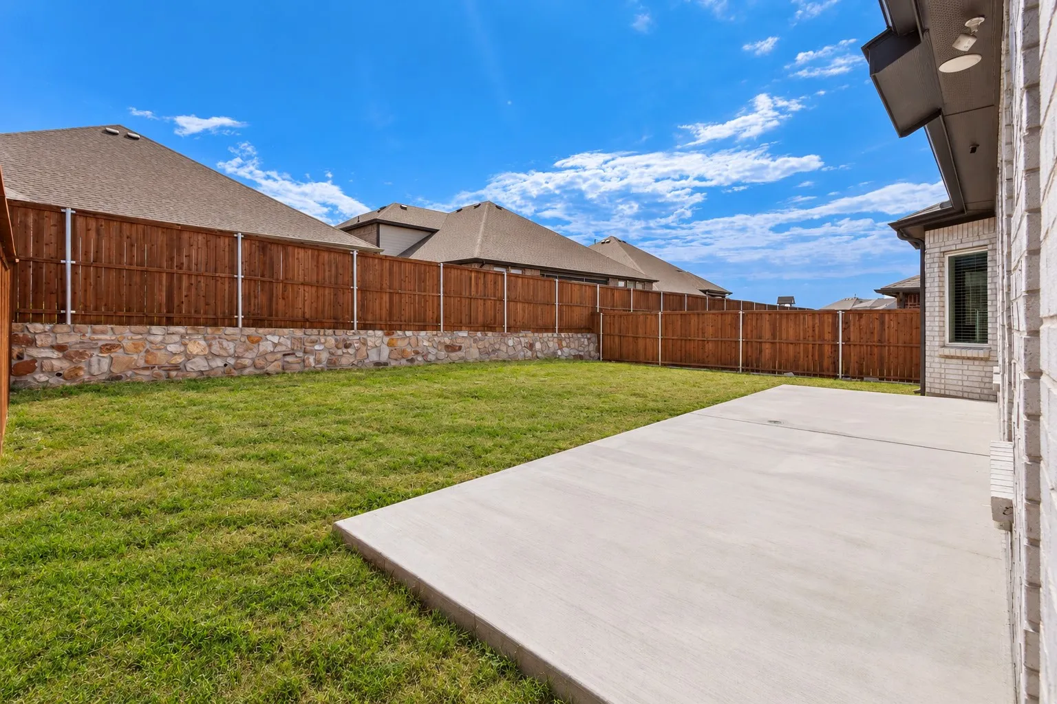 Single Family Residence For Sale in Ellis County , 2434 Pebble Bank Lane, Midlothian, Texas 76065, 3 Bedroom, 2 Bathroom, 2 Garage spaces, 1,839 Sqft, built in 2023, mls#21401431, Real Estate Agent in Midlothian, Homes For Sale in Ellis county, Homes For Sale in Midlothian, Realtor in Midlothian Texas, Real Estate Brokerage Independent Realty Texas, Luminita Cordes Realtor